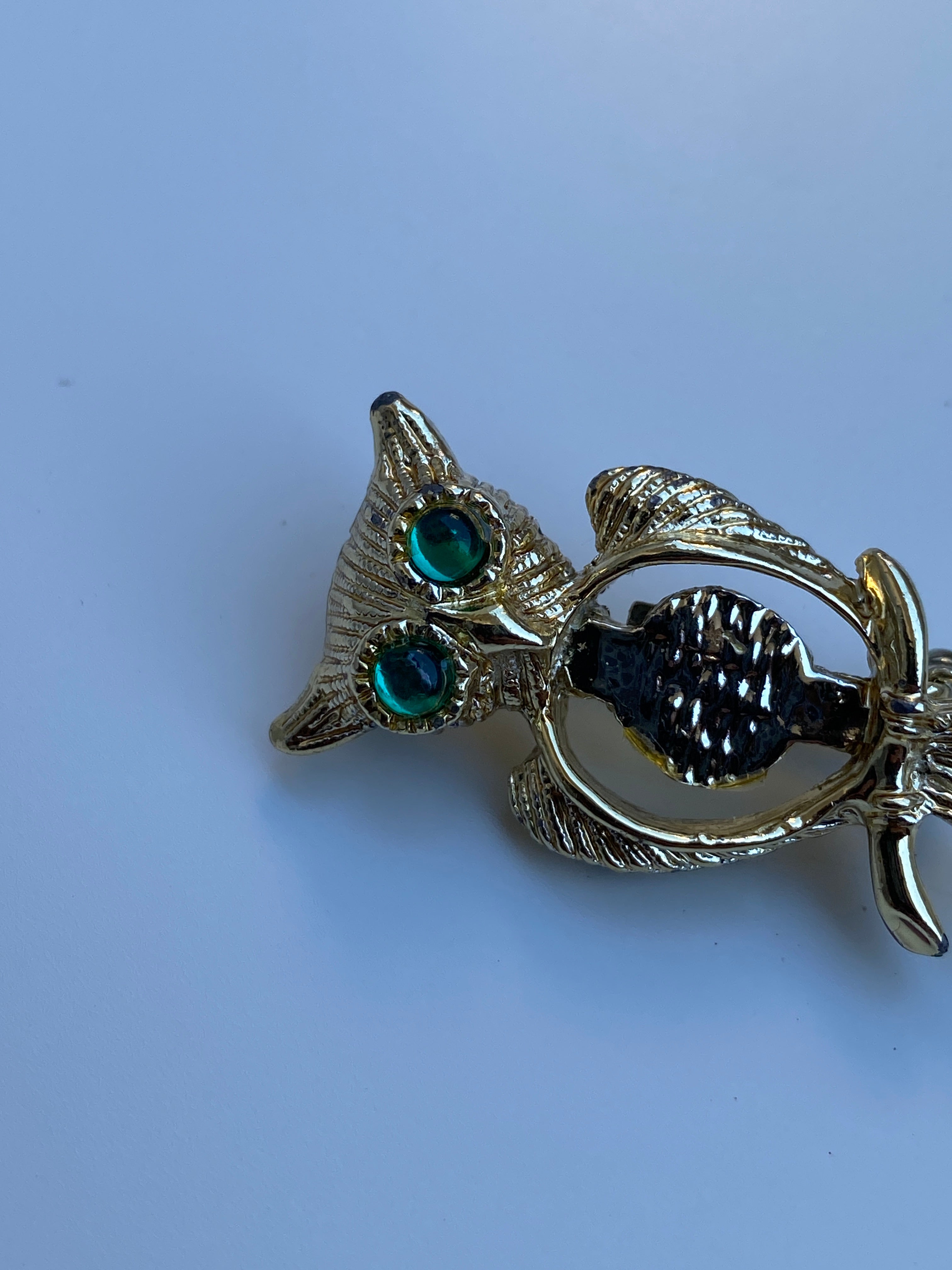 Vintage Mid-Century Gold Tone Green Rhinestone Owl Brooch
