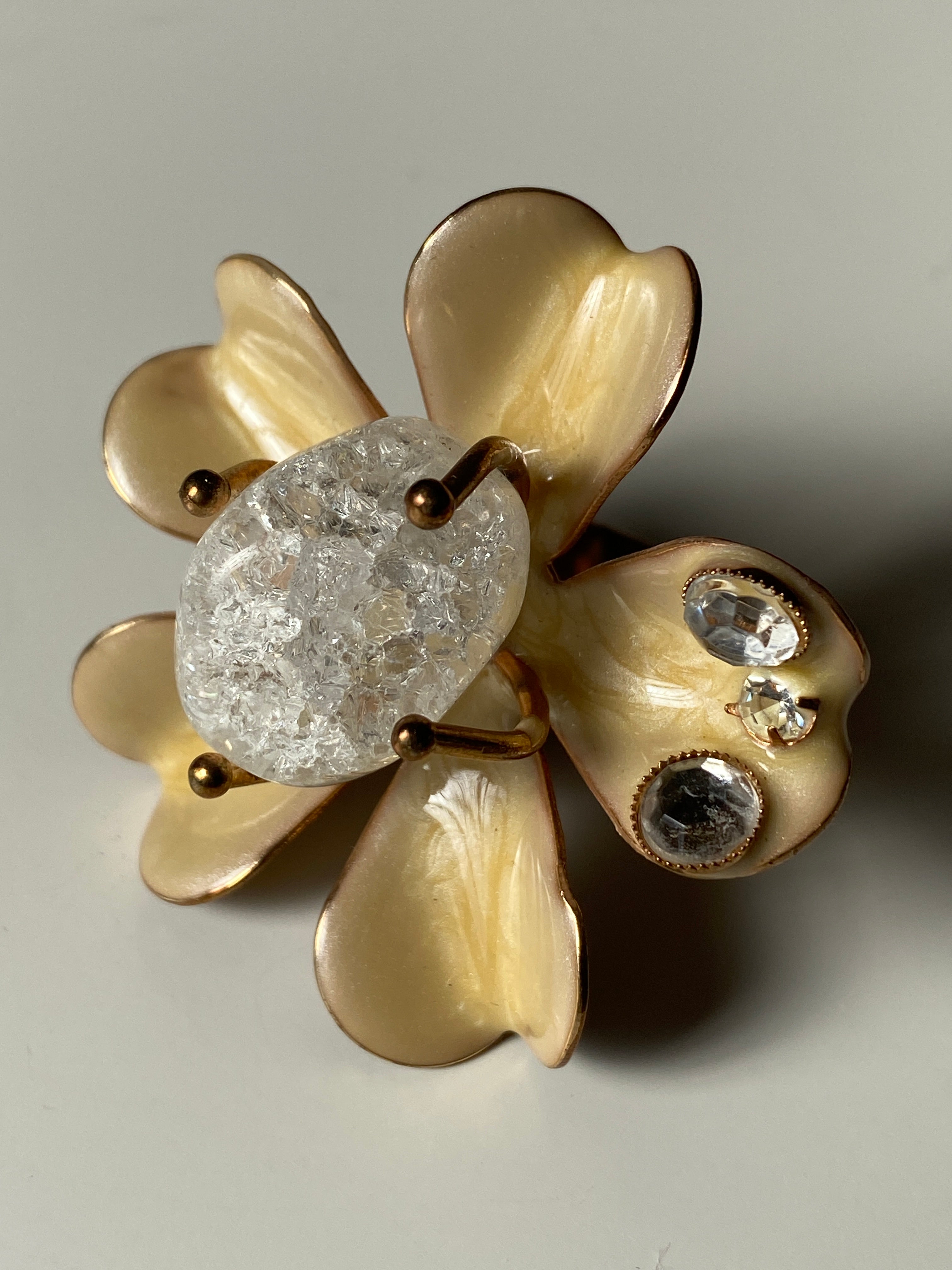 Vintage Enamel Flower Statement Ring with Crackle Glass Center - Gold Tone Art Jewelry