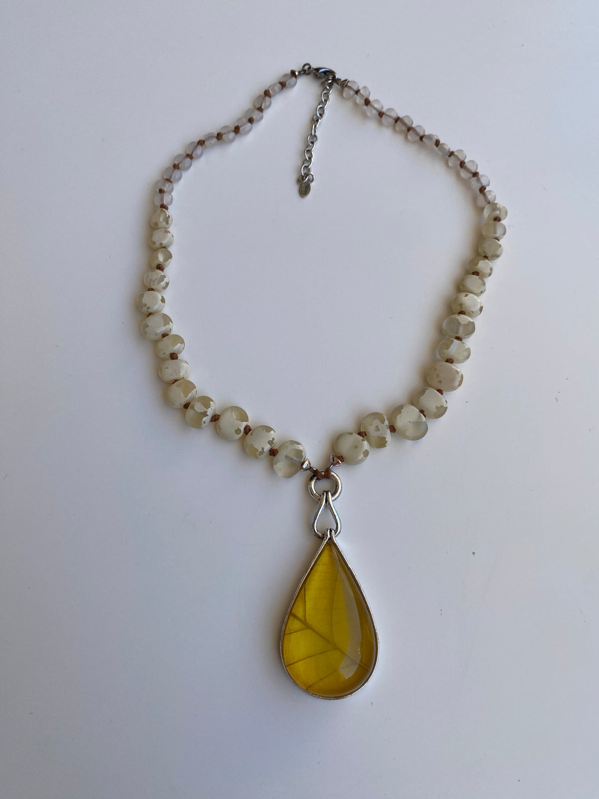 Vintage Y2K Monet Cream Beaded Yellow Teardrop Pendant Statement Necklace