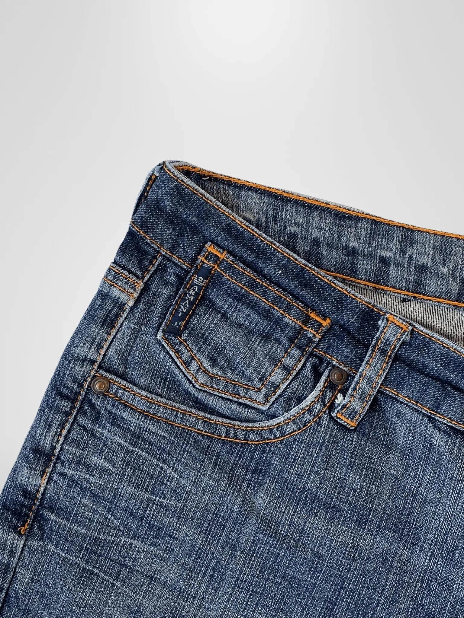 Armani Jeans AJ Indigo 006 Dark Wash Denim Shorts - Balagan Vintage Shorts 00s, armani, denim, jeans, Lana, shorts