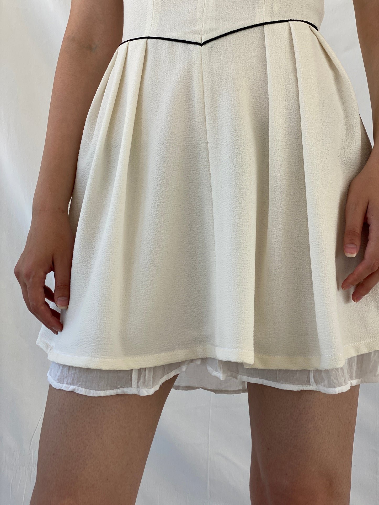 Axara Paris White Fit & Flare Mini Preppy Dress with Puff Sleeves - S - Balagan Vintage Midi Dress Ayah, consignment, dress, Janan, midi dress, NEW IN, vintage dress