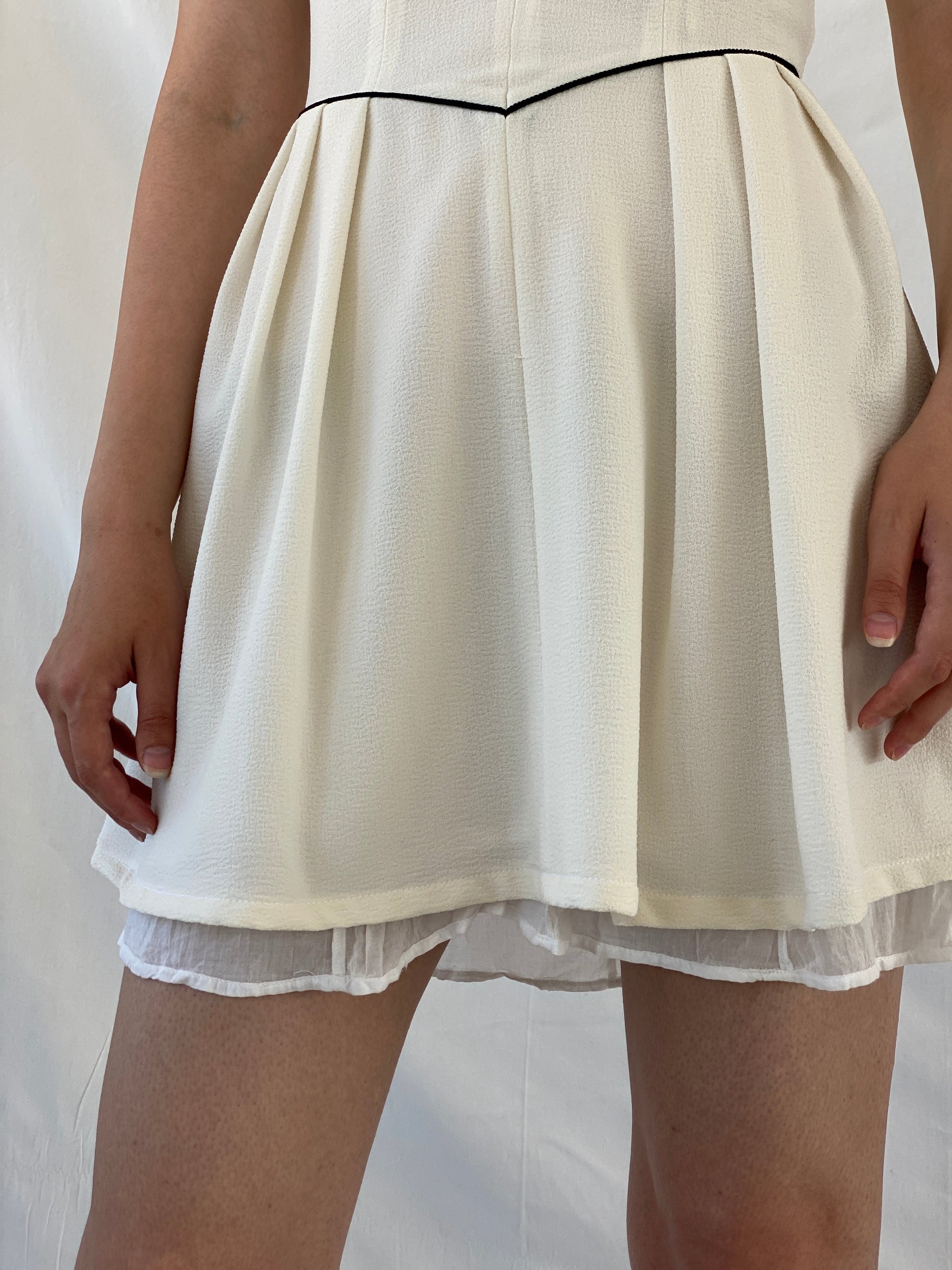 Axara Paris White Fit & Flare Mini Preppy Dress with Puff Sleeves - S - Balagan Vintage Midi Dress Ayah, consignment, dress, Janan, midi dress, NEW IN, vintage dress
