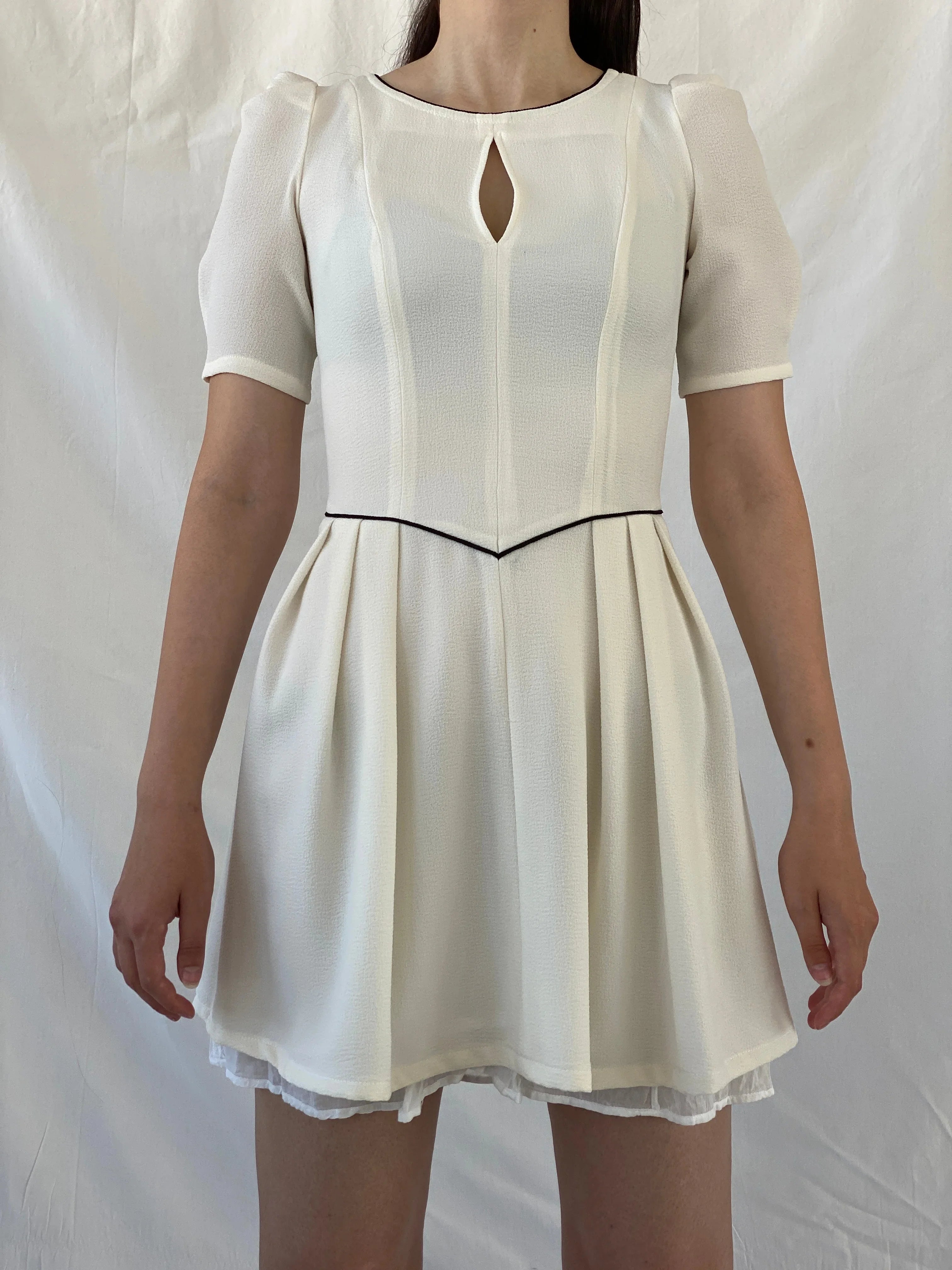 Axara Paris White Fit & Flare Mini Preppy Dress with Puff Sleeves - S - Balagan Vintage Midi Dress Ayah, consignment, dress, Janan, midi dress, NEW IN, vintage dress