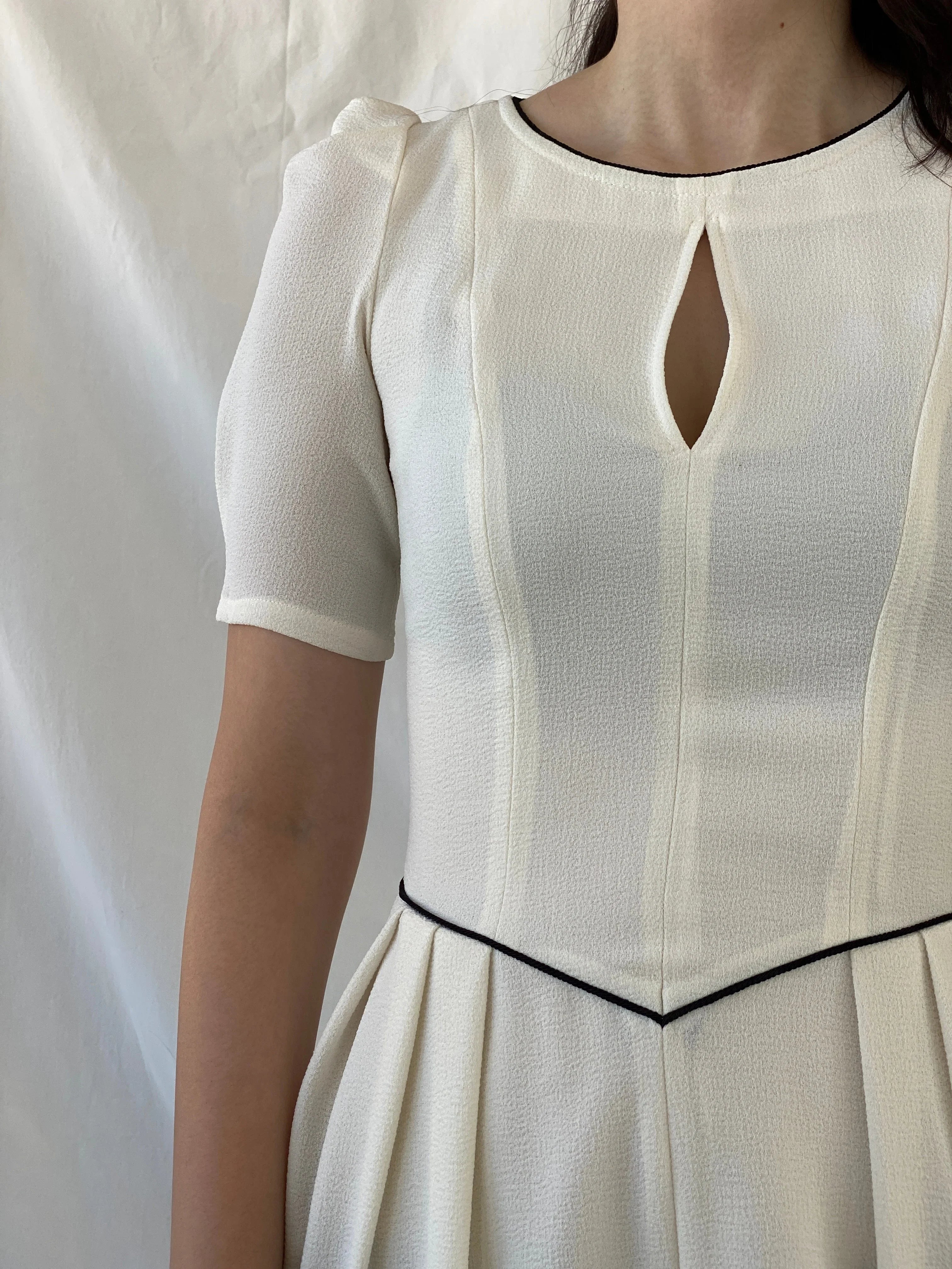 Axara Paris White Fit & Flare Mini Preppy Dress with Puff Sleeves - S - Balagan Vintage Midi Dress Ayah, consignment, dress, Janan, midi dress, NEW IN, vintage dress