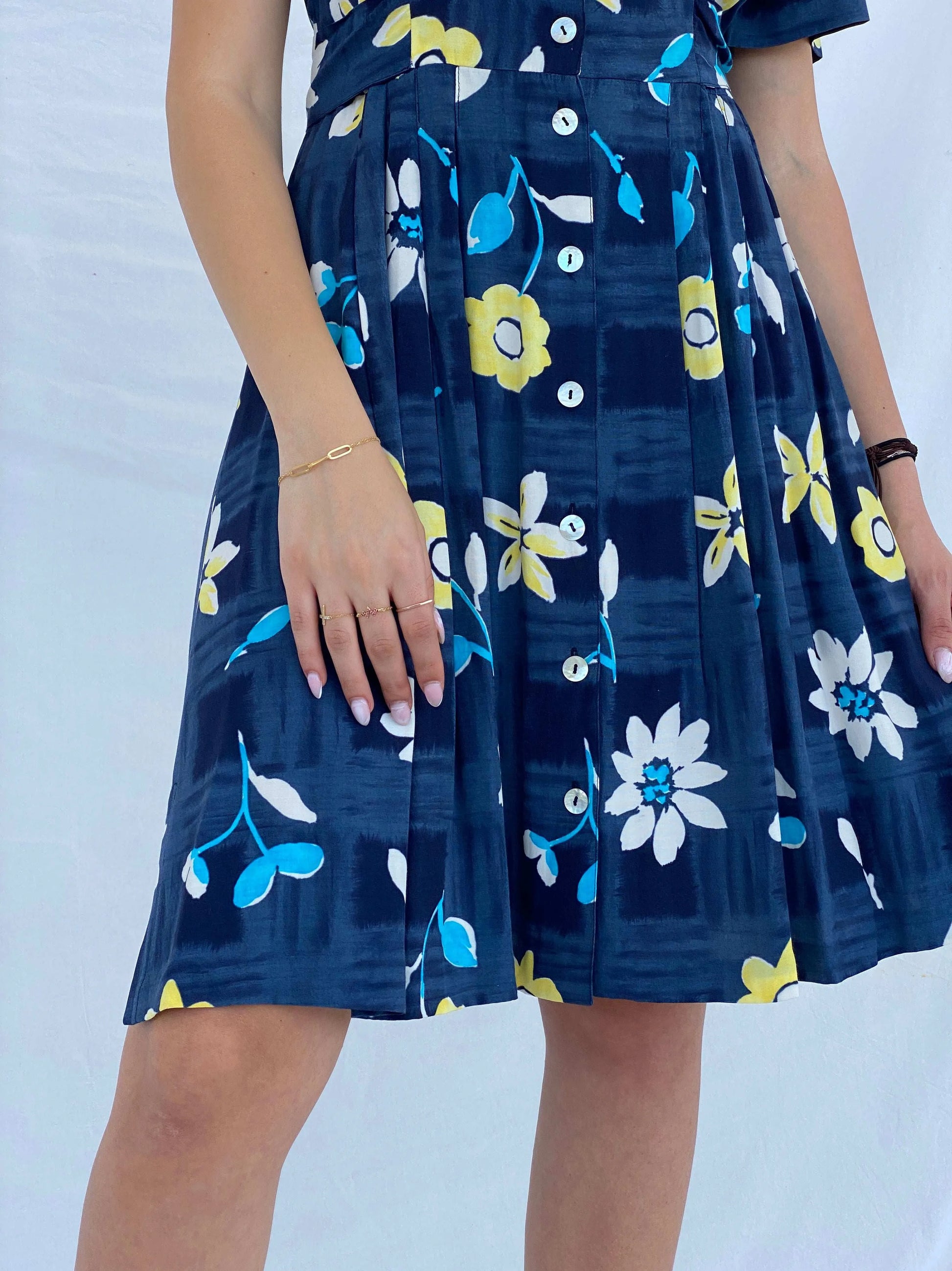 Beautiful Vintage Burton Picnic Floral Midi Dress Size M - Balagan Vintage Midi Dress Deals, dress, floral, floral dress, floral print, Juana