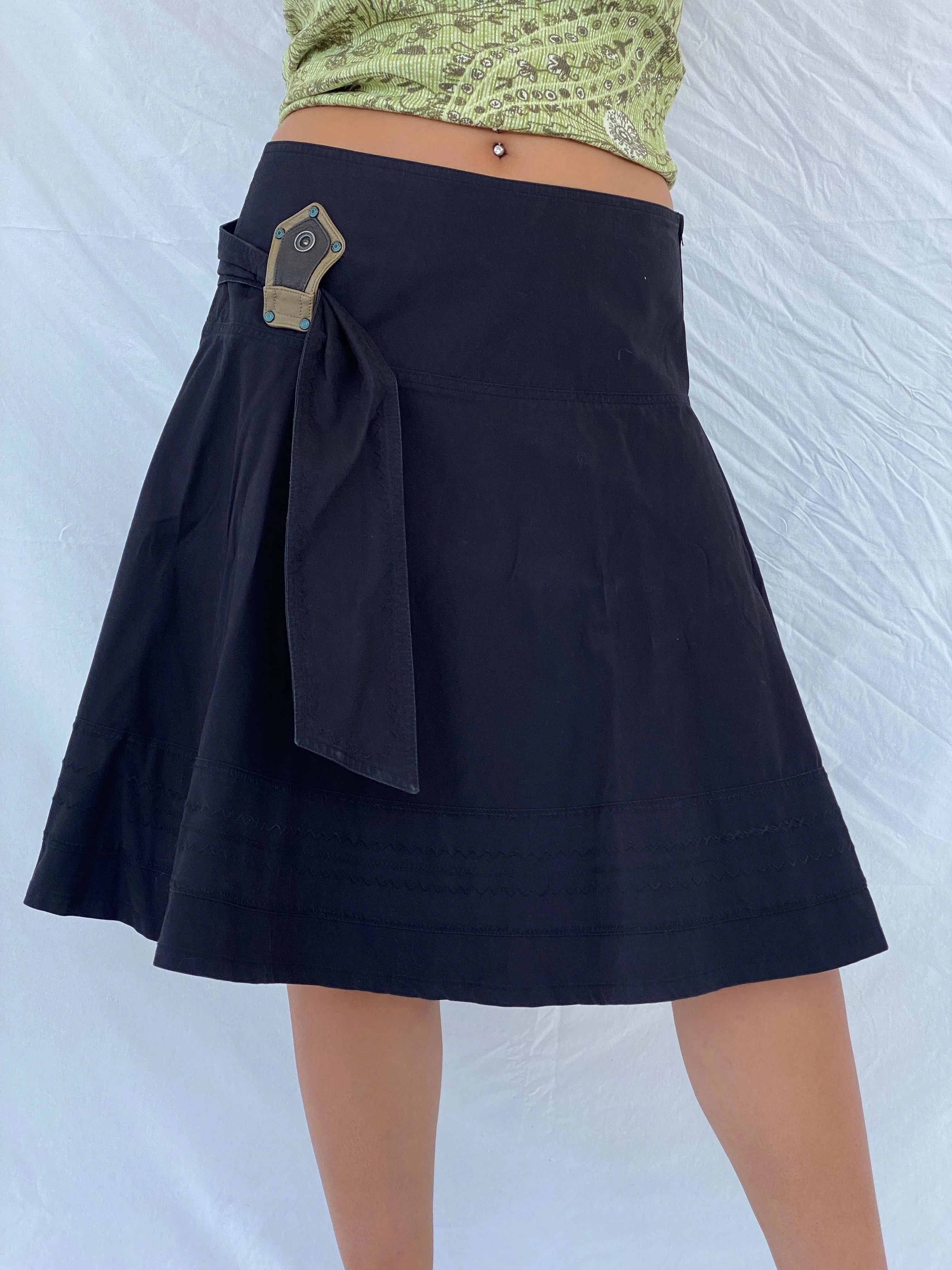 Diesel A-Line Buckled Utility Black Midi Skirt Size XL - Balagan Vintage Midi Skirt 00s, 90s, cargo skirt, Dina, midi skirt