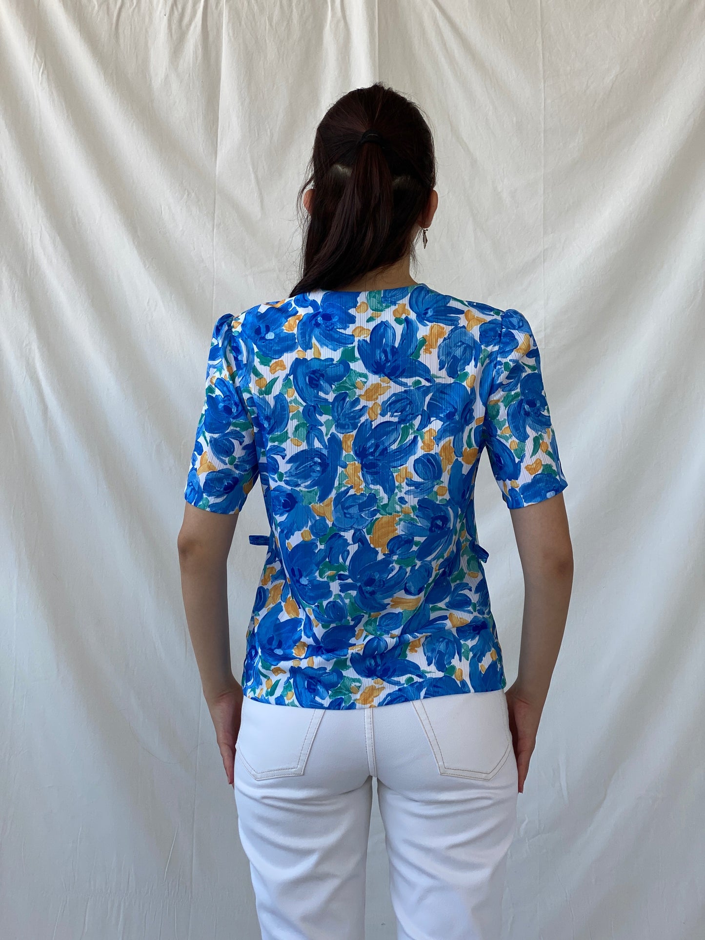 Elegant 90s Blue Orange Handmade Watercolor Floral Women’s Shirt - M - Balagan Vintage Half Sleeve Shirt 00s, Ayah, floral shirt, half sleeve shirt, NEW IN, shirt, women shirt