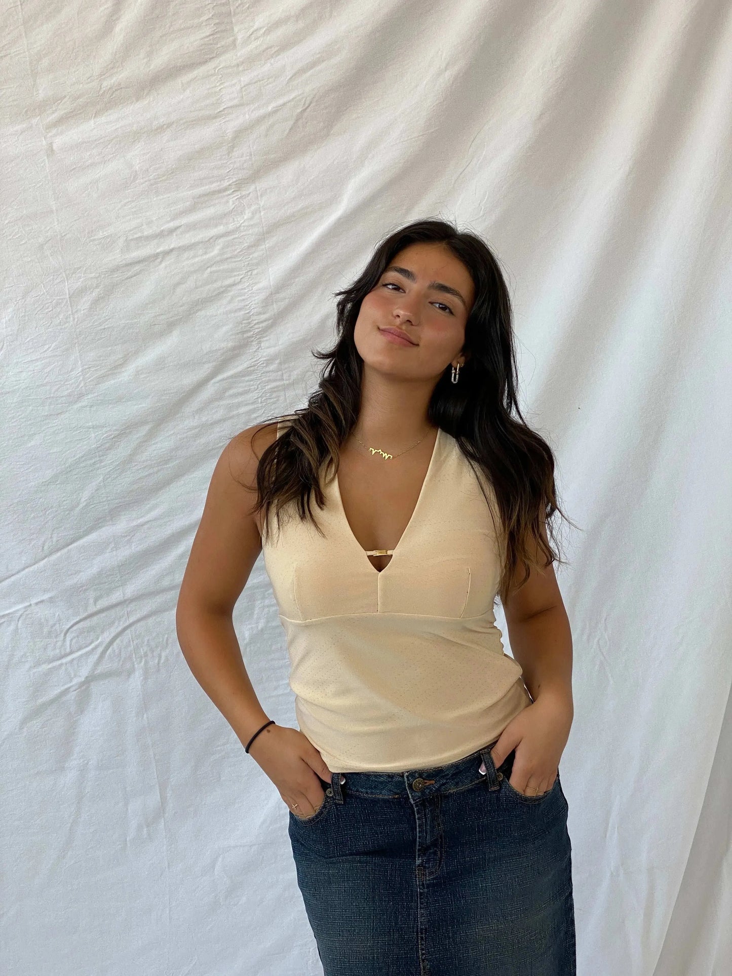 Elegant 90s Etam Shimmery Beige Sleeveless V-Neck Top - M - Balagan Vintage Sleeveless Top 00s, Lana, sleeveless top, summer, women top