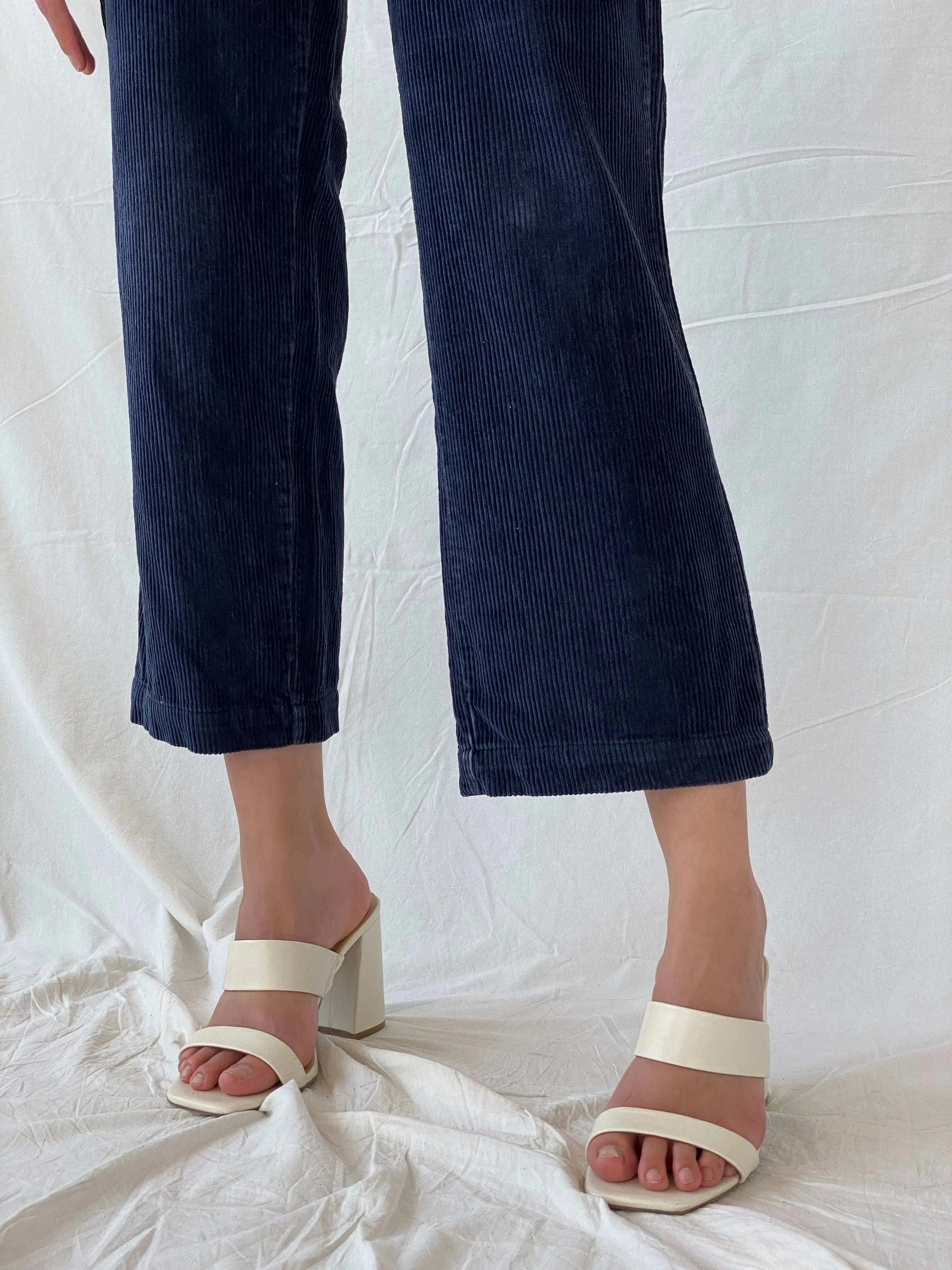Gap Corduroy Navy Pants - Balagan Vintage Corduroy Pants 00s, 90s, corduroy, Mira