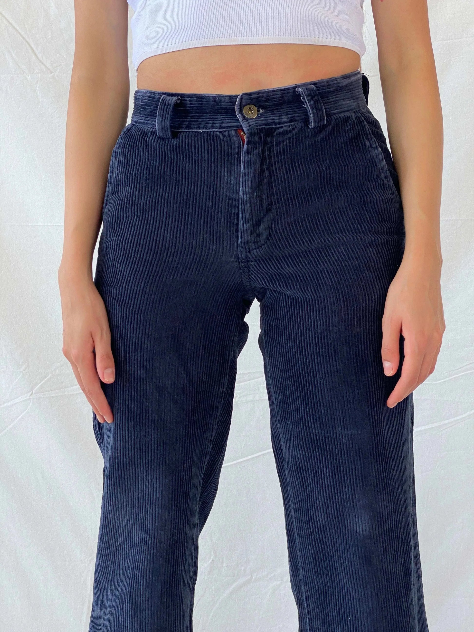 Gap Corduroy Navy Pants - Balagan Vintage Corduroy Pants 00s, 90s, corduroy, Mira