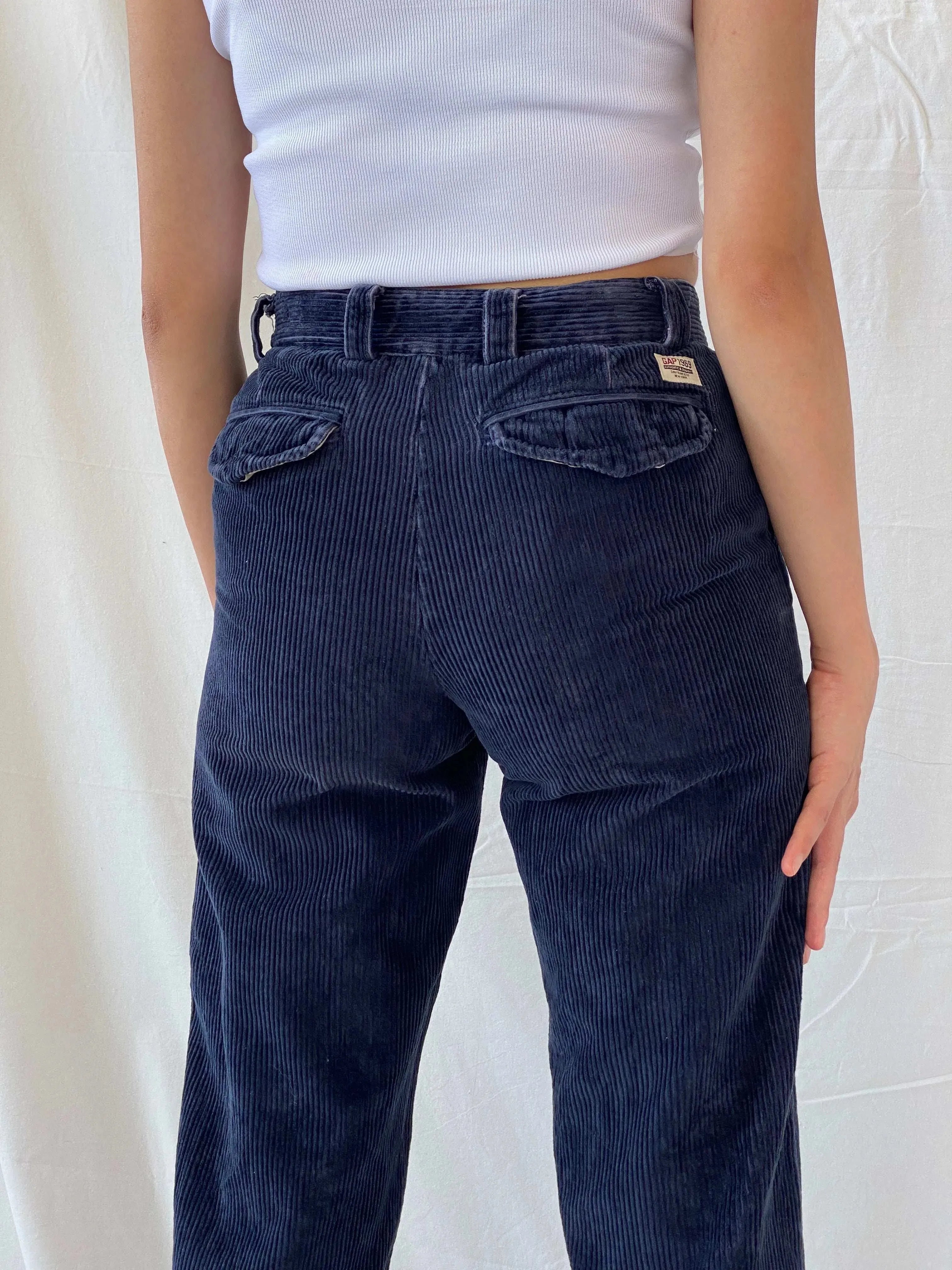 Gap Corduroy Navy Pants - Balagan Vintage Corduroy Pants 00s, 90s, corduroy, Mira