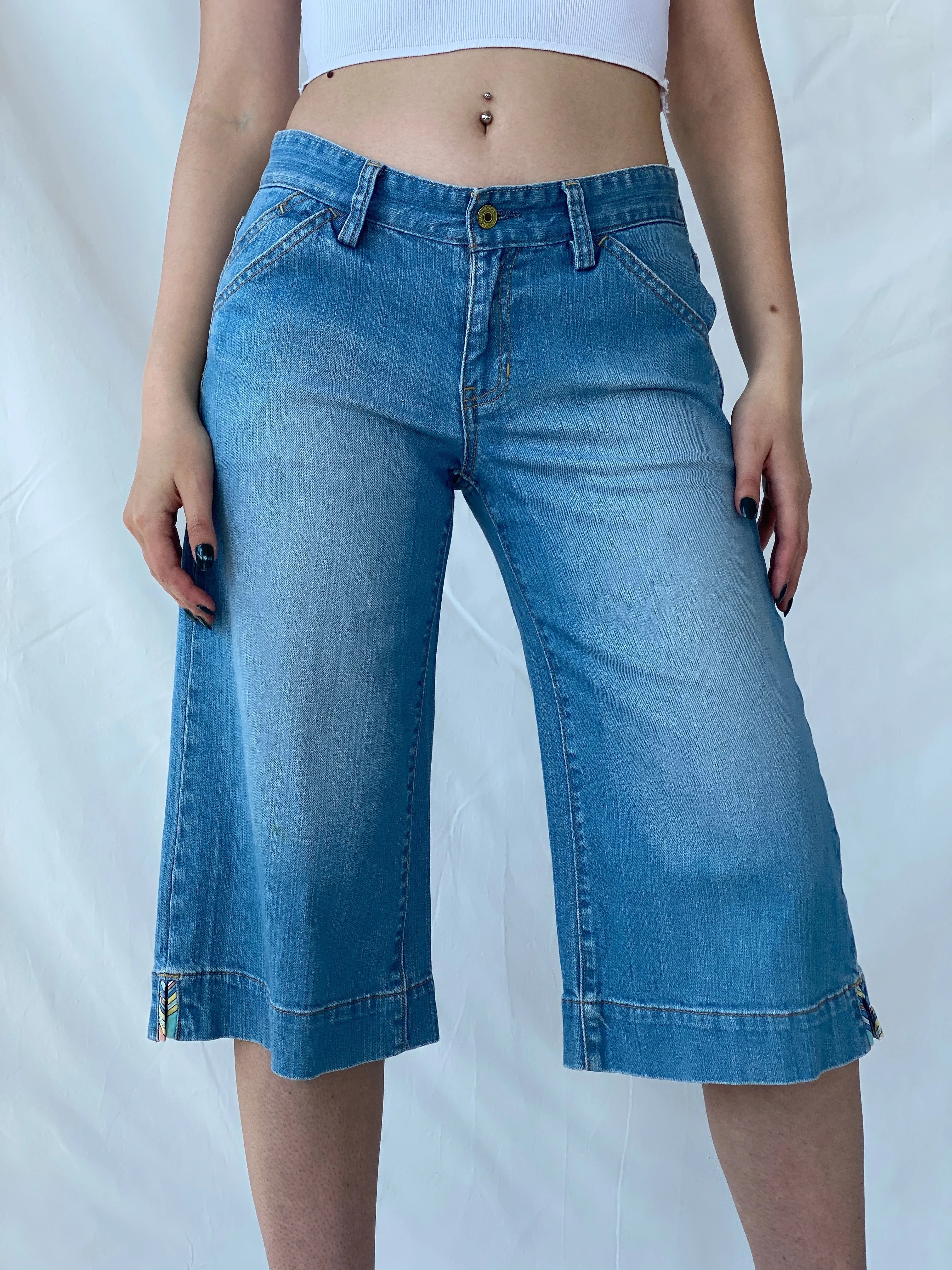 GAP Knee Length Jorts Mid-Rise Denim Shorts - 38EUR - Balagan Vintage Shorts 00s, 90s, Bermuda Shorts, Mira, Office core, shorts, striped, winter