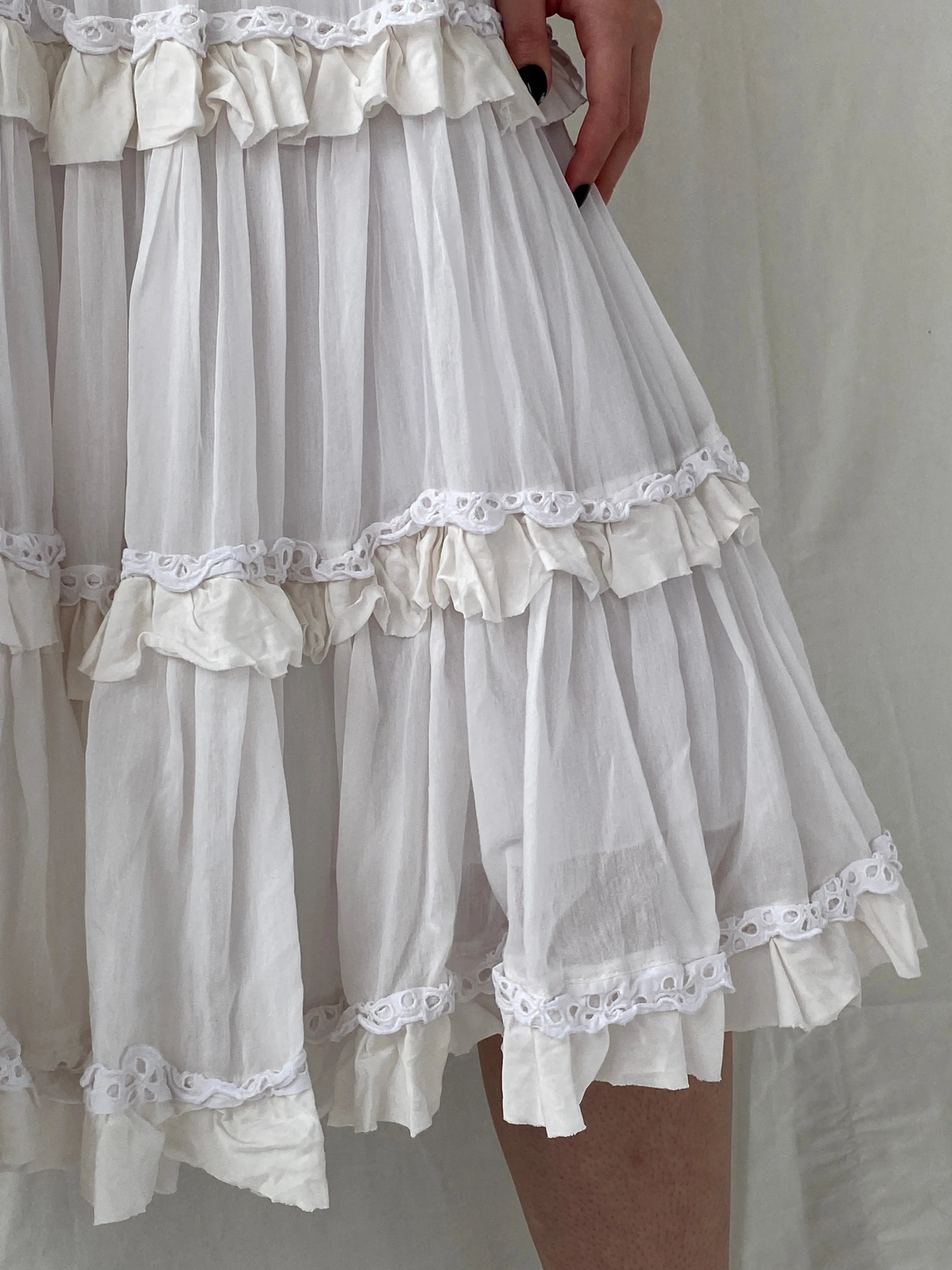 Gorgeous Vintage Monnalisa Chic White Tiered Bohemian Layered Midi Skirt - M - Balagan Vintage Midi Skirt 00s, Ayah, midi skirt, women skirt