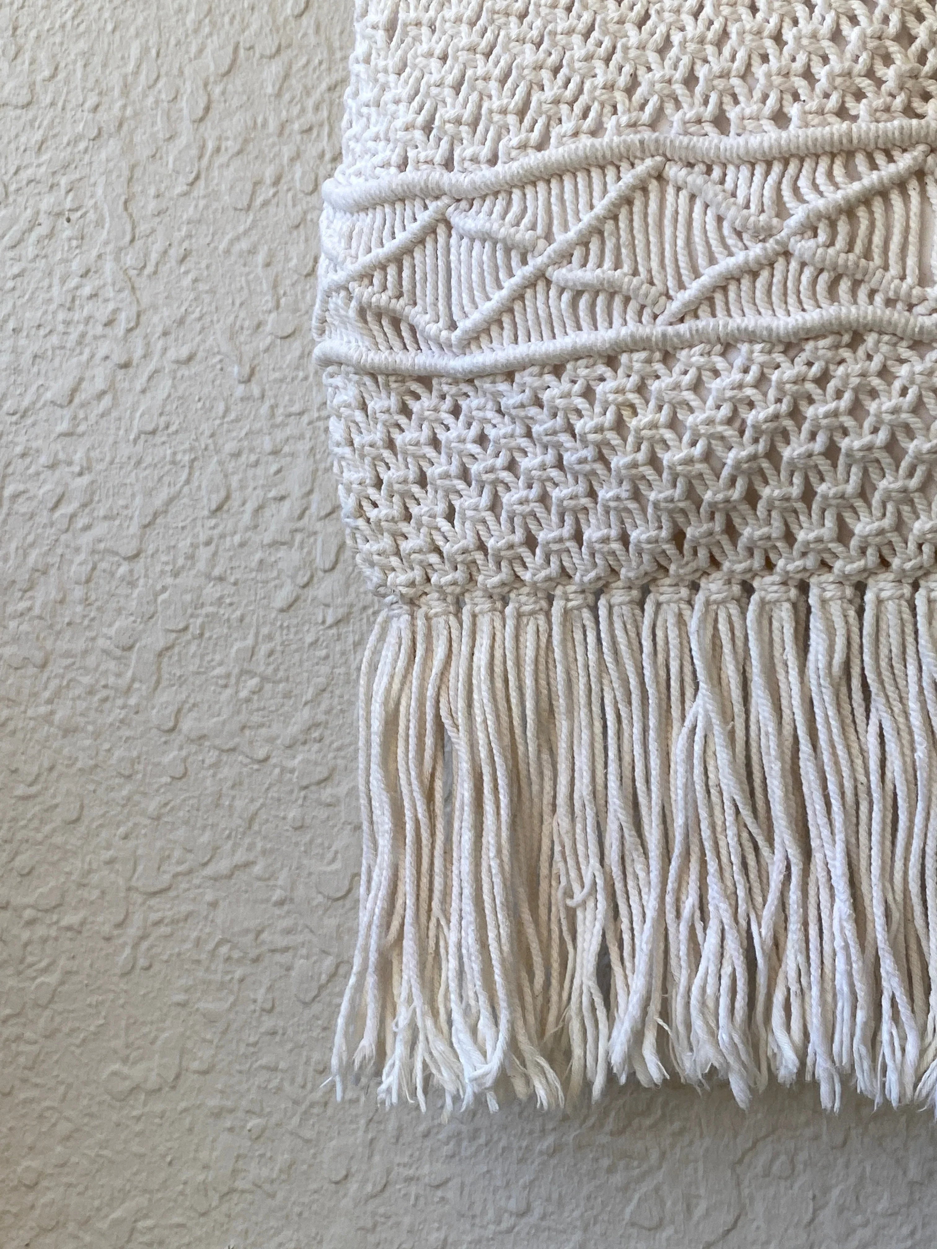 Gorgeous White Crochet Macrame Wooden Handle Beach Handbag - Balagan Vintage Handbags 00s, 90s, bag, NEW IN, shoulder bag, Y2K