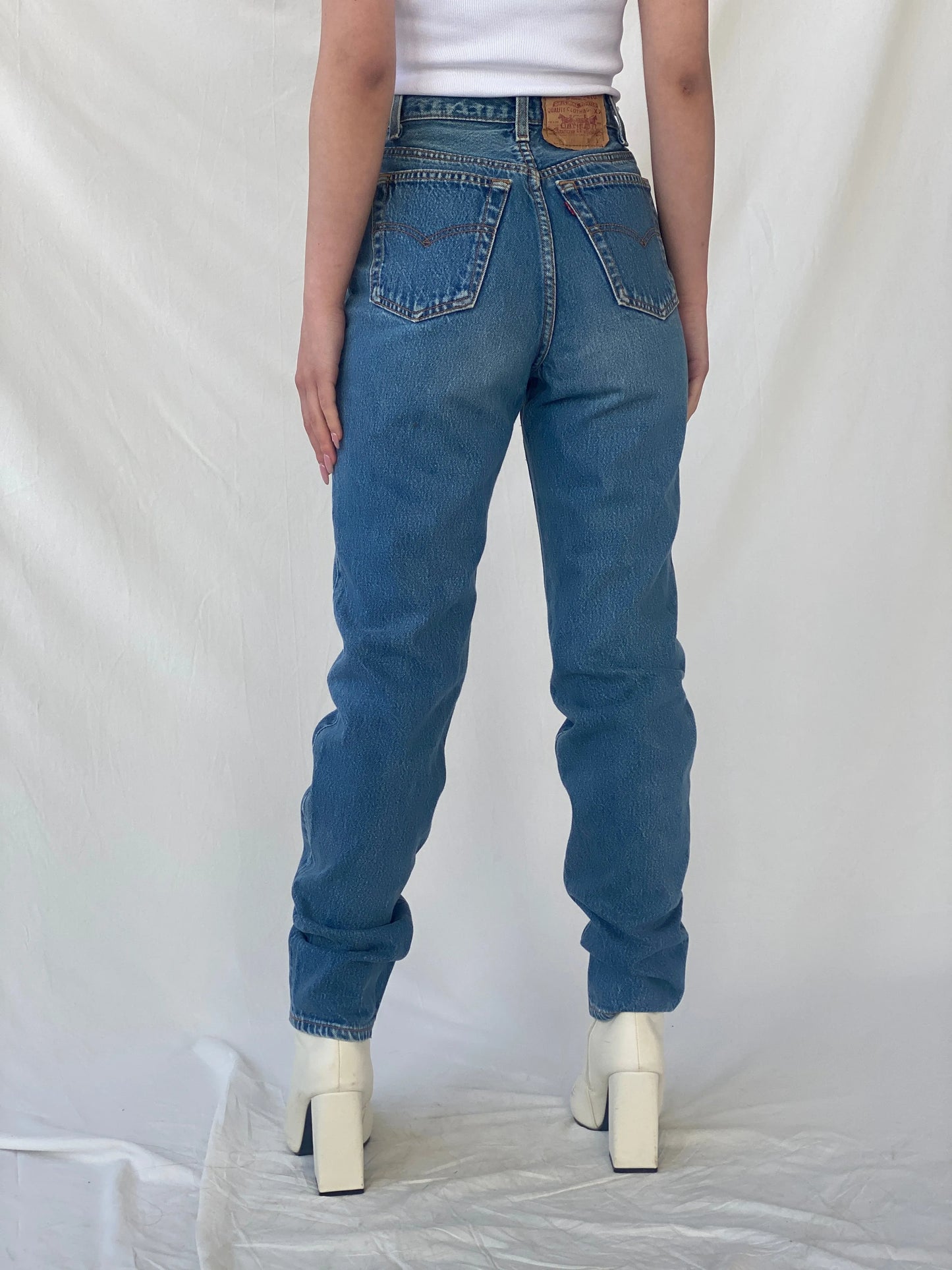 Levi’s High Rise Women’s Straight Cut Jeans - 32EUR - Balagan Vintage Jeans 90s, Christine, denim, high waisted jeans, jeans, levis, levis jeans, vintage jeans, women jeans