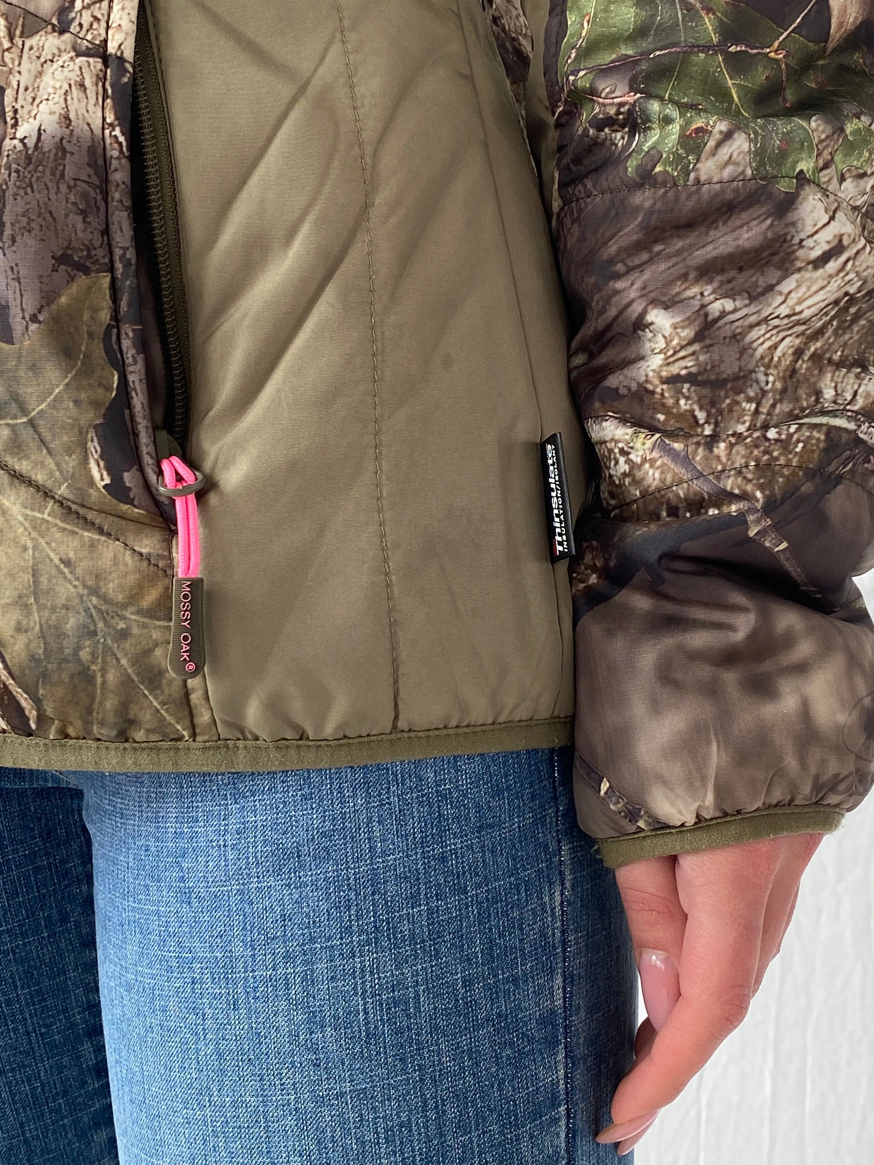 Mossy Oak Women’s Hunting Puffer Jacket with Pink Lining - S - Balagan Vintage Puffer Jacket Christine, Coats&Jackets, consignment, Melika, puffer jacket, winter, Women's Windbreaker Jackets