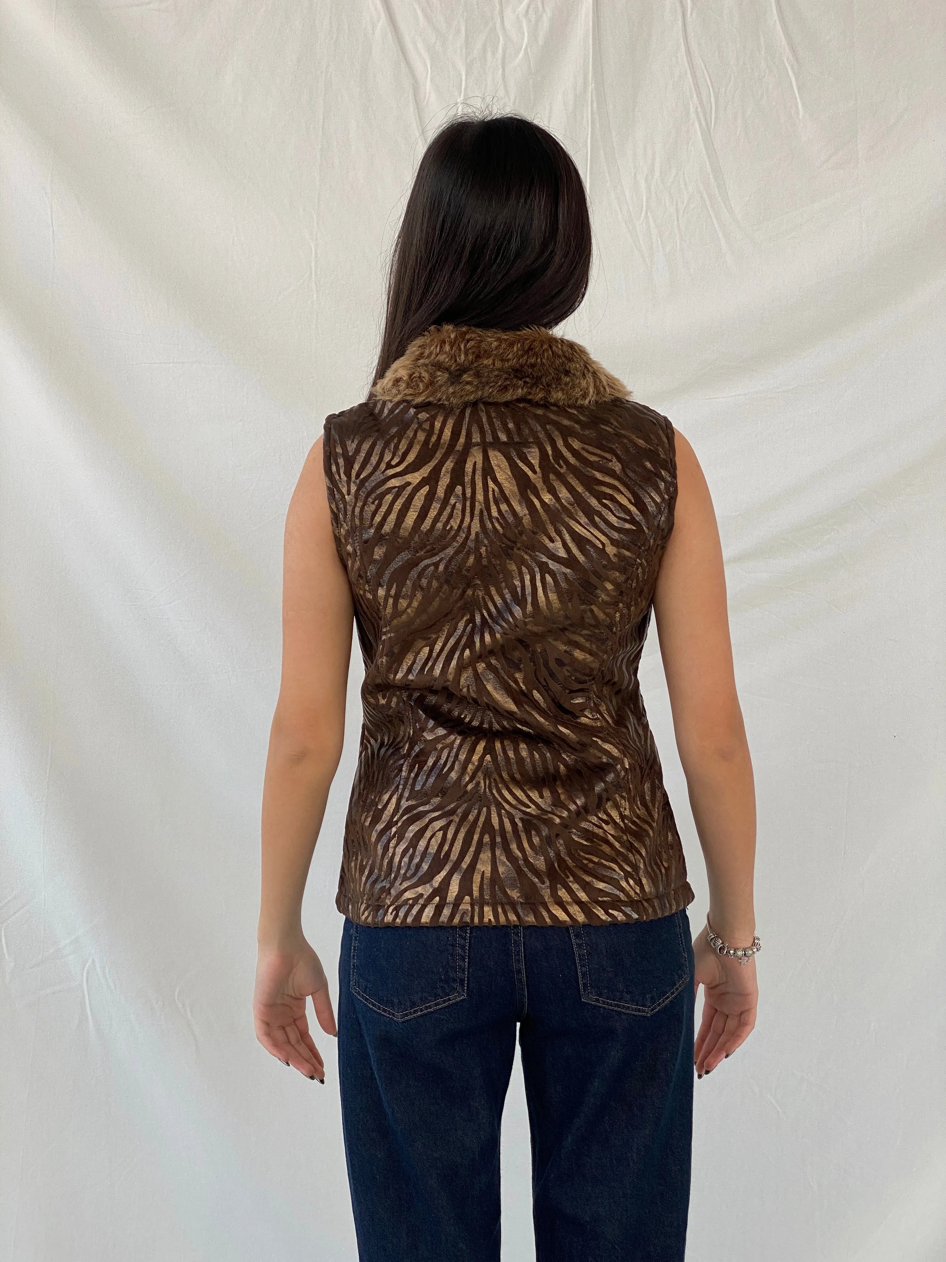 PR Powder River Outfitters Women’s Brown Zebra Fur-Collar Zip Up Fur Lined Vest - S - Balagan Vintage Vest 00s, animal print, faux fur, Syntia, vest, women top