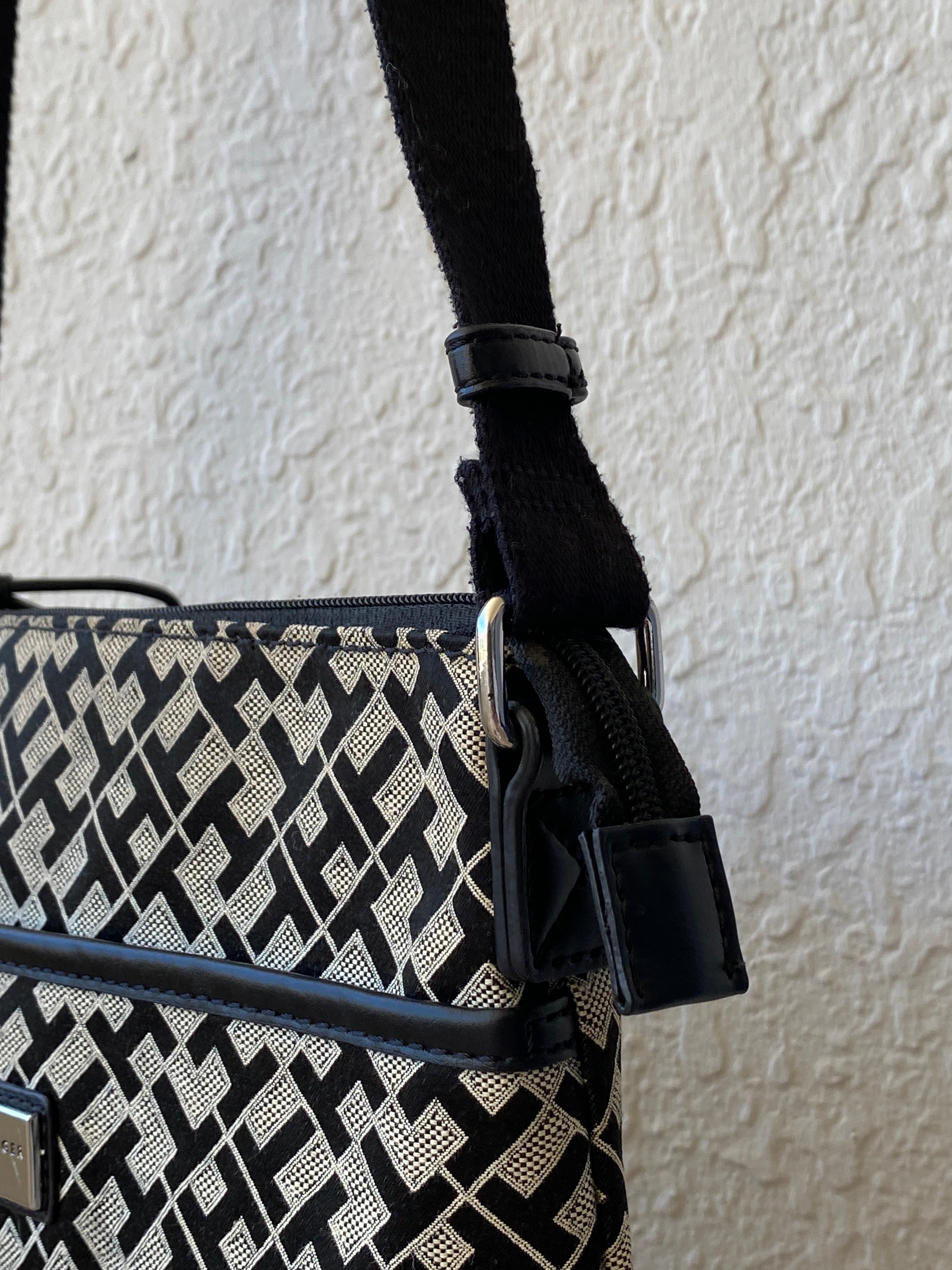 Tommy Hilfiger Cloth Crossbody Shoulder Bag Tommy Hilfiger TH Signature Purse - Balagan Vintage Shoulder Bag 00s, 90s, bag, NEW IN, shoulder bag, Tommy hilfiger, Y2K