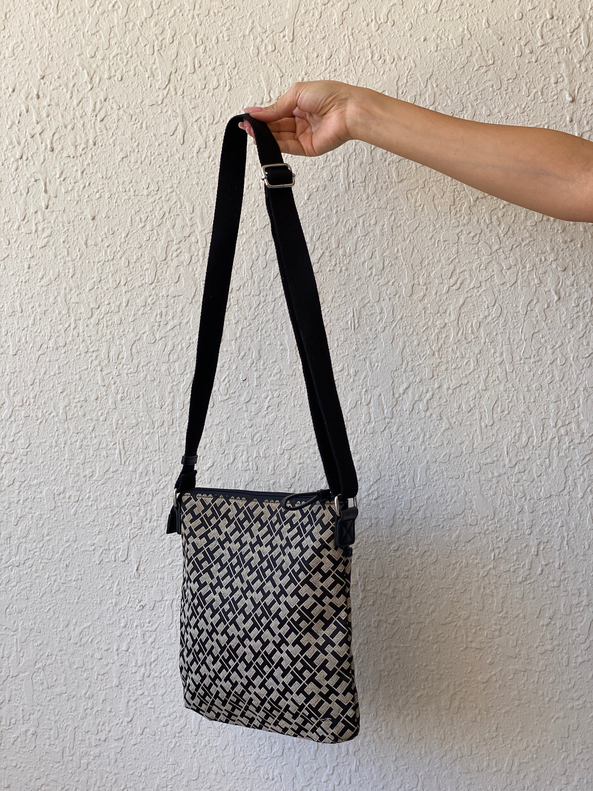 Tommy Hilfiger Cloth Crossbody Shoulder Bag Tommy Hilfiger TH Signature Purse - Balagan Vintage Shoulder Bag 00s, 90s, bag, NEW IN, shoulder bag, Tommy hilfiger, Y2K