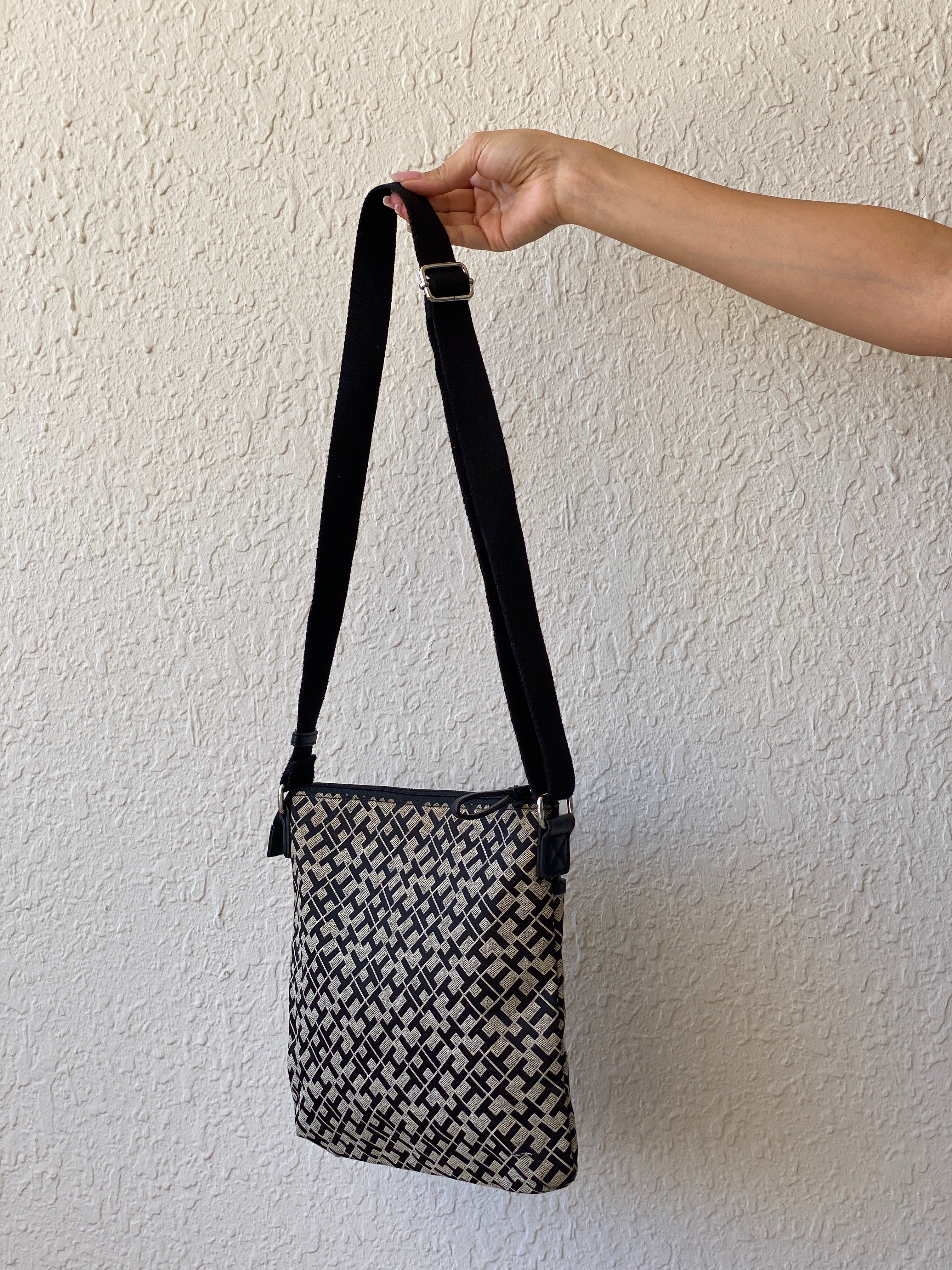 Tommy Hilfiger Cloth Crossbody Shoulder Bag Tommy Hilfiger TH Signature Purse - Balagan Vintage Shoulder Bag 00s, 90s, bag, NEW IN, shoulder bag, Tommy hilfiger, Y2K