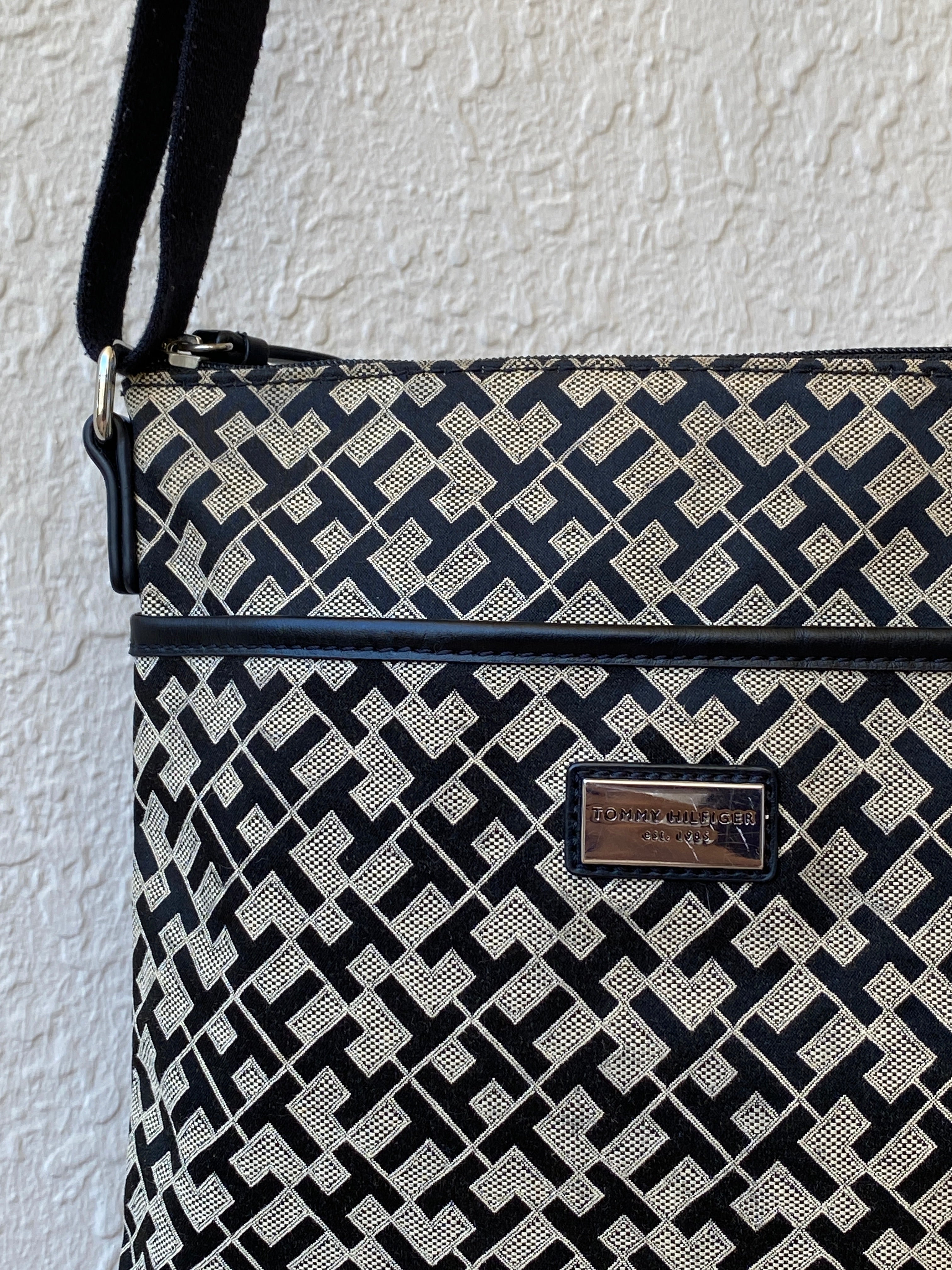Tommy Hilfiger Cloth Crossbody Shoulder Bag Tommy Hilfiger TH Signature Purse - Balagan Vintage Shoulder Bag 00s, 90s, bag, NEW IN, shoulder bag, Tommy hilfiger, Y2K
