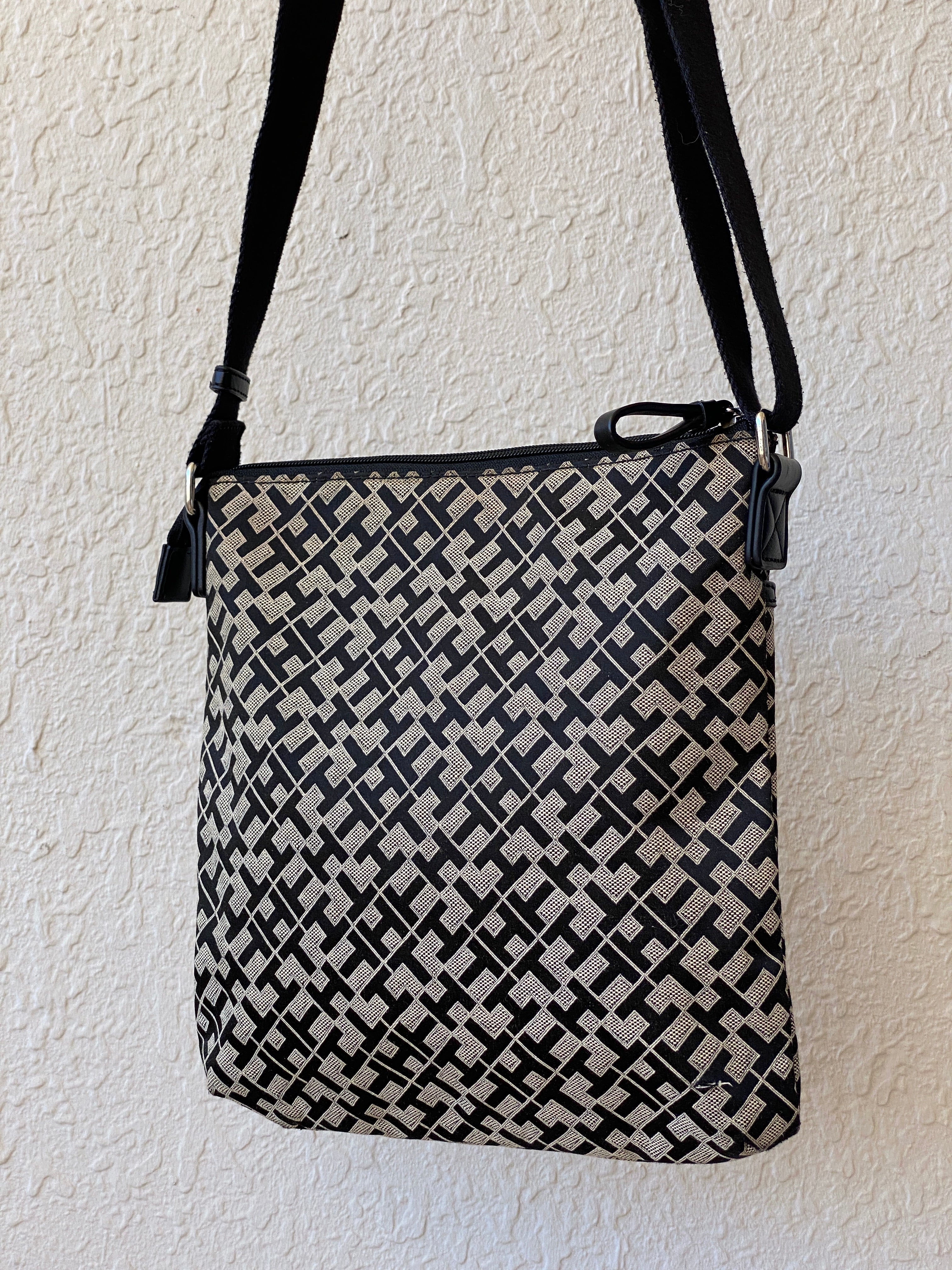 Tommy Hilfiger Cloth Crossbody Shoulder Bag Tommy Hilfiger TH Signature Purse - Balagan Vintage Shoulder Bag 00s, 90s, bag, NEW IN, shoulder bag, Tommy hilfiger, Y2K