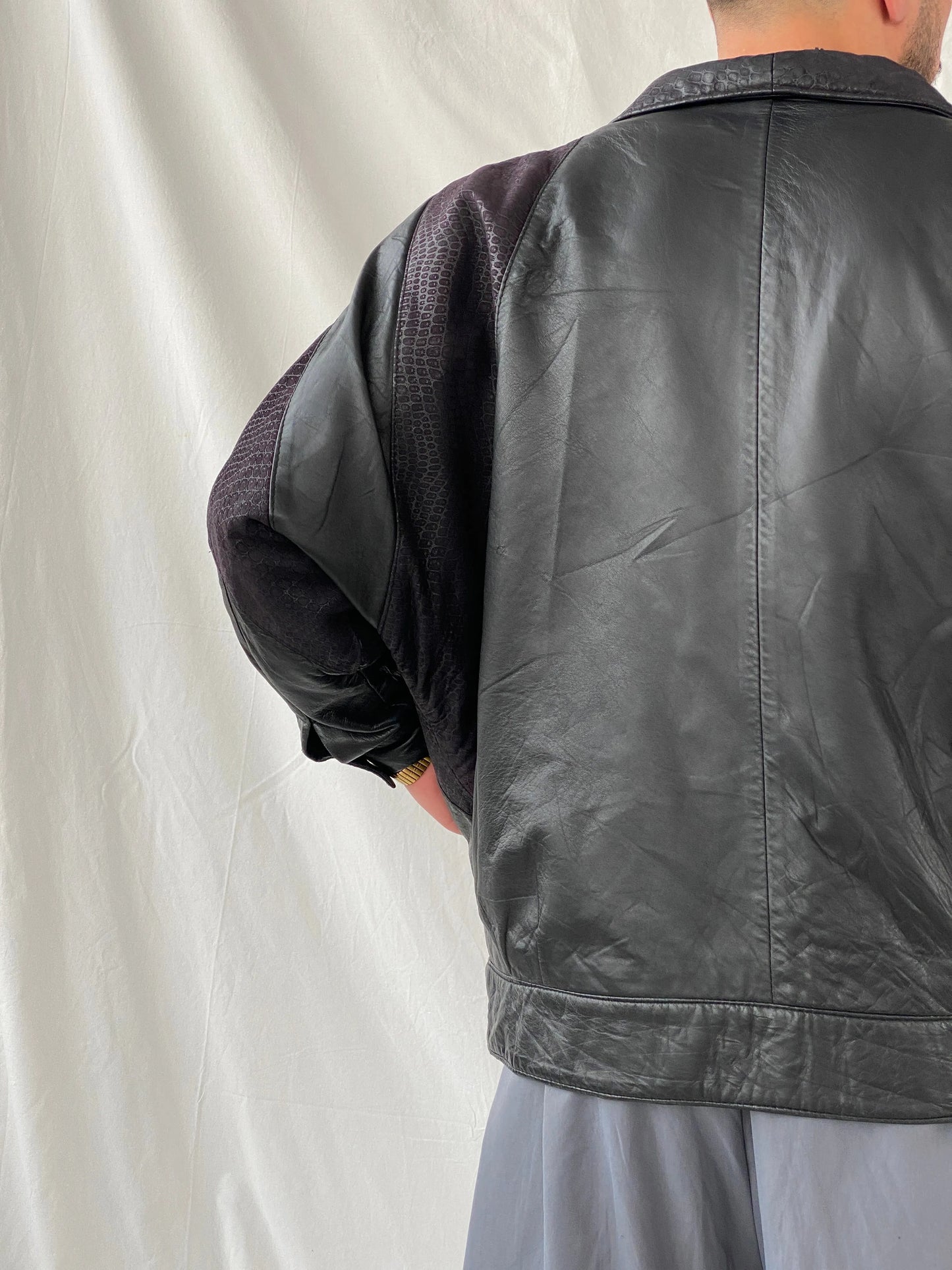 Vintage 70s Wm. Chris Genuine Leather Bomber Jacket With Snake Texture Details - M - Balagan Vintage Leather Jacket 90s, genuine leather, genuine leather jacket, Hamza, leather blazer, winter