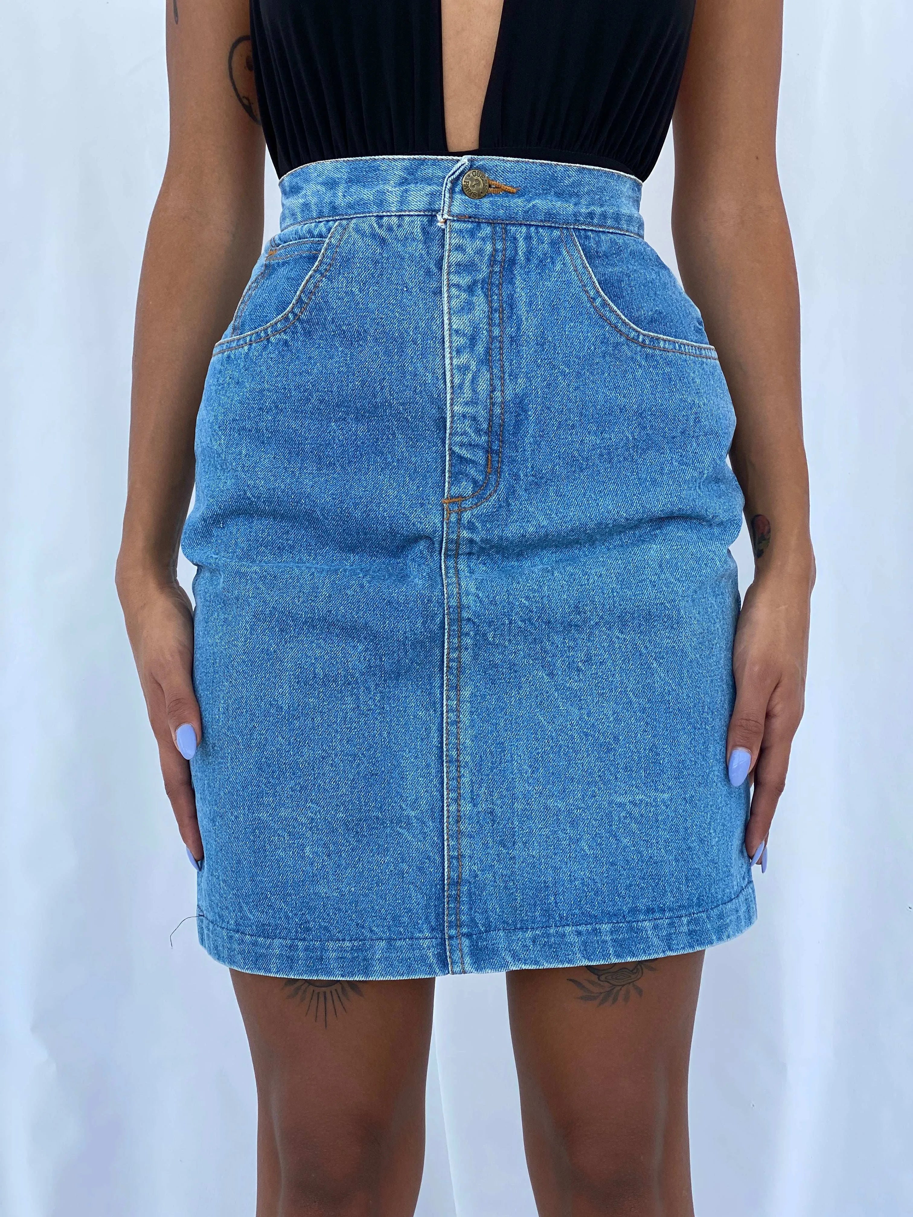 Vintage 80s/90s Guess Paris Denim Skirt - Balagan Vintage Mini Skirt 90s, denim, mini denim skirt, mini skirt, summer, Tojan