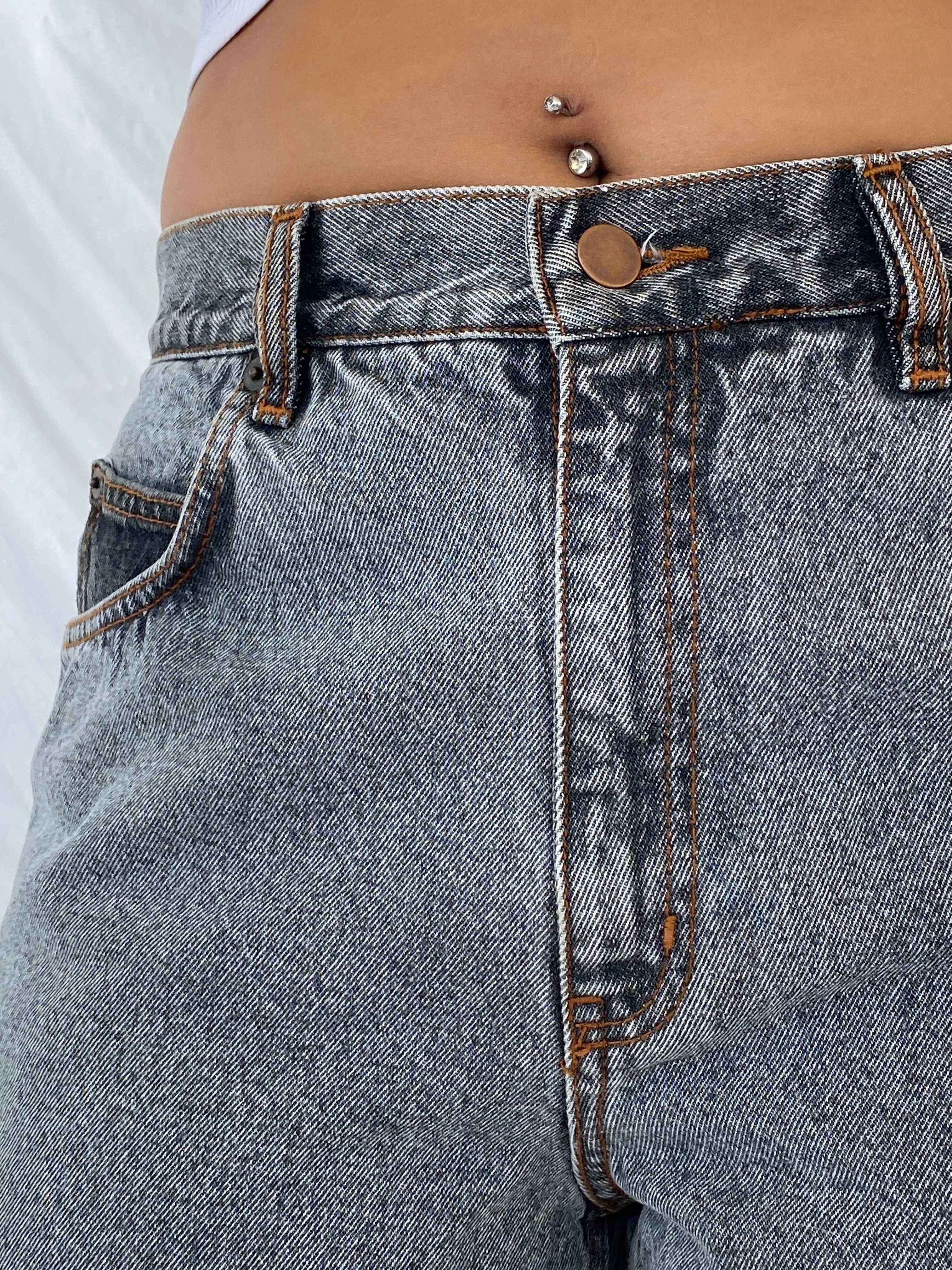 Vintage 90s Arizona Washed Two-Toned Denim Shorts - L - Balagan Vintage Shorts 00s, 90s, denim, Dina, shorts, vintage shorts