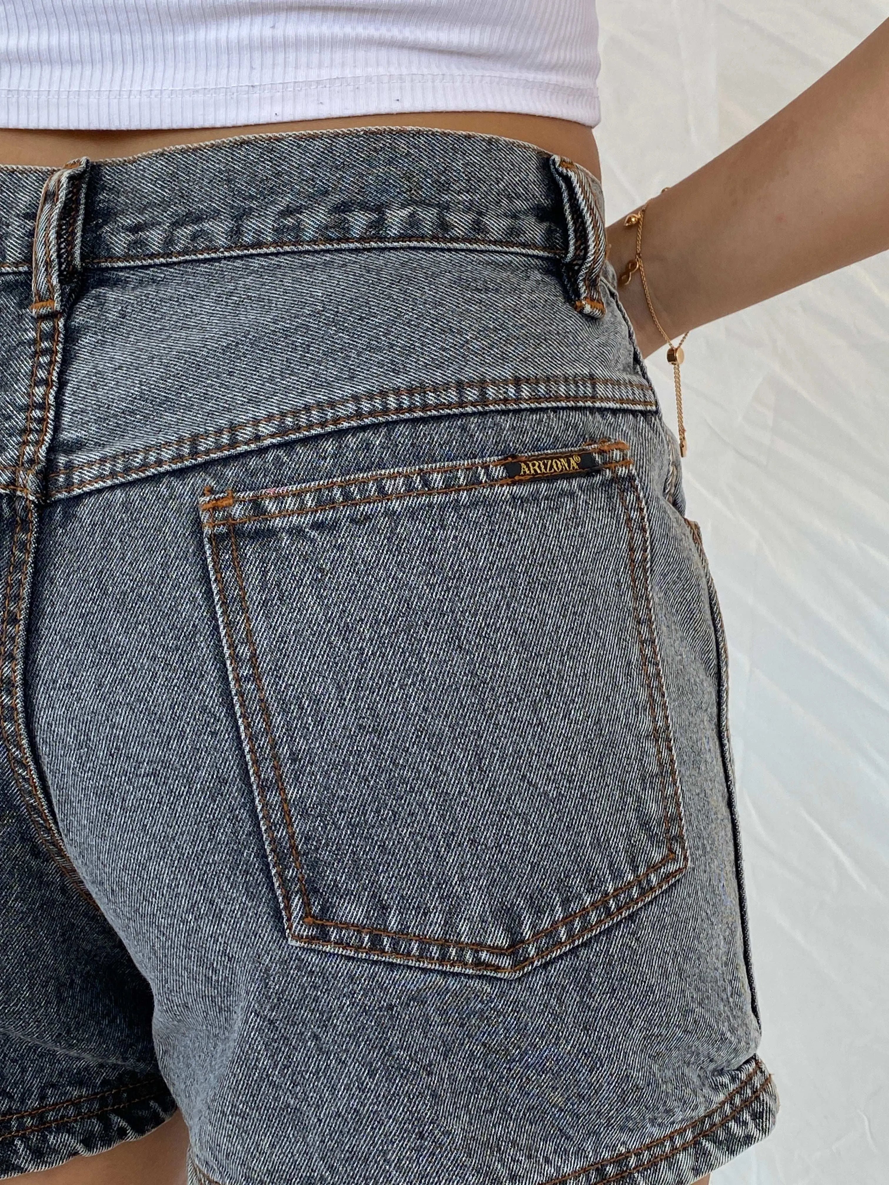 Vintage 90s Arizona Washed Two-Toned Denim Shorts - L - Balagan Vintage Shorts 00s, 90s, denim, Dina, shorts, vintage shorts