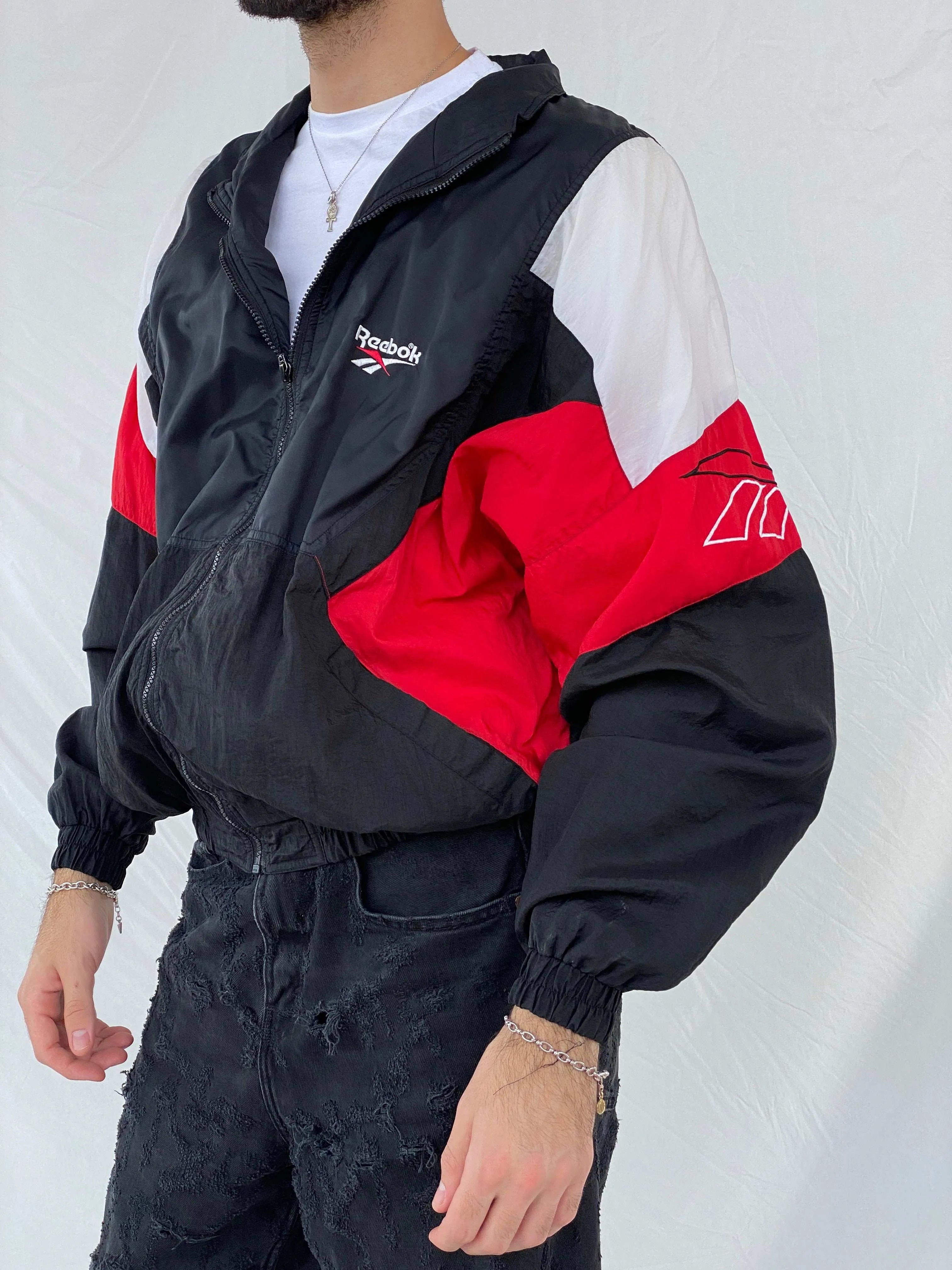 Vintage 90s Reebok Black and Red Windbreaker Jacket - Balagan Vintage Windbreaker Jacket 90s, Awsam, vintage windbreaker, windbreaker, windbreaker jacket