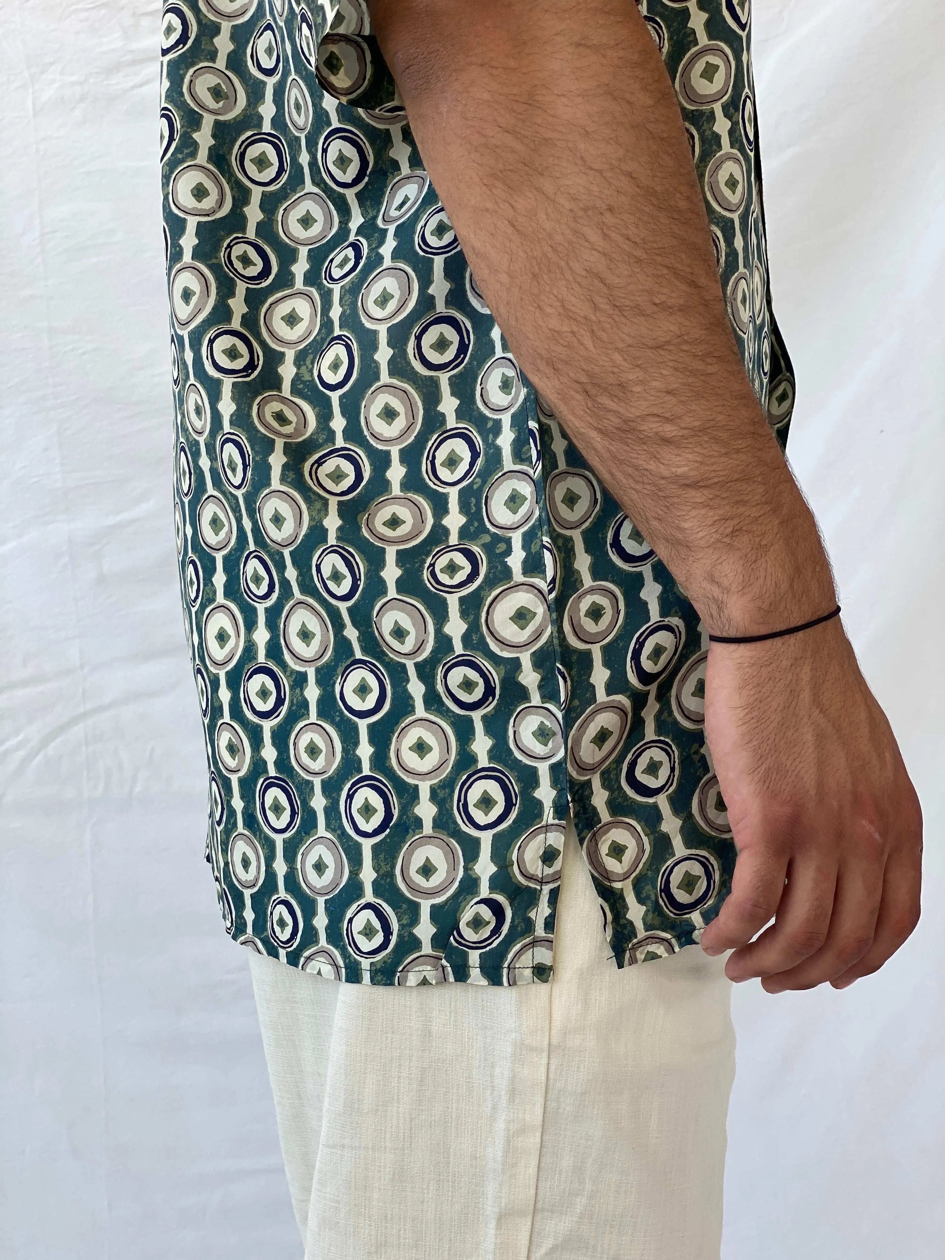 Vintage 90s Robert Stock Half Sleeve Silk Shirt - L - Balagan Vintage Half Sleeve Top 90s, half sleeve shirt, mens shirt, printed shirt, printed silk shirt, Ramez, silk shirt