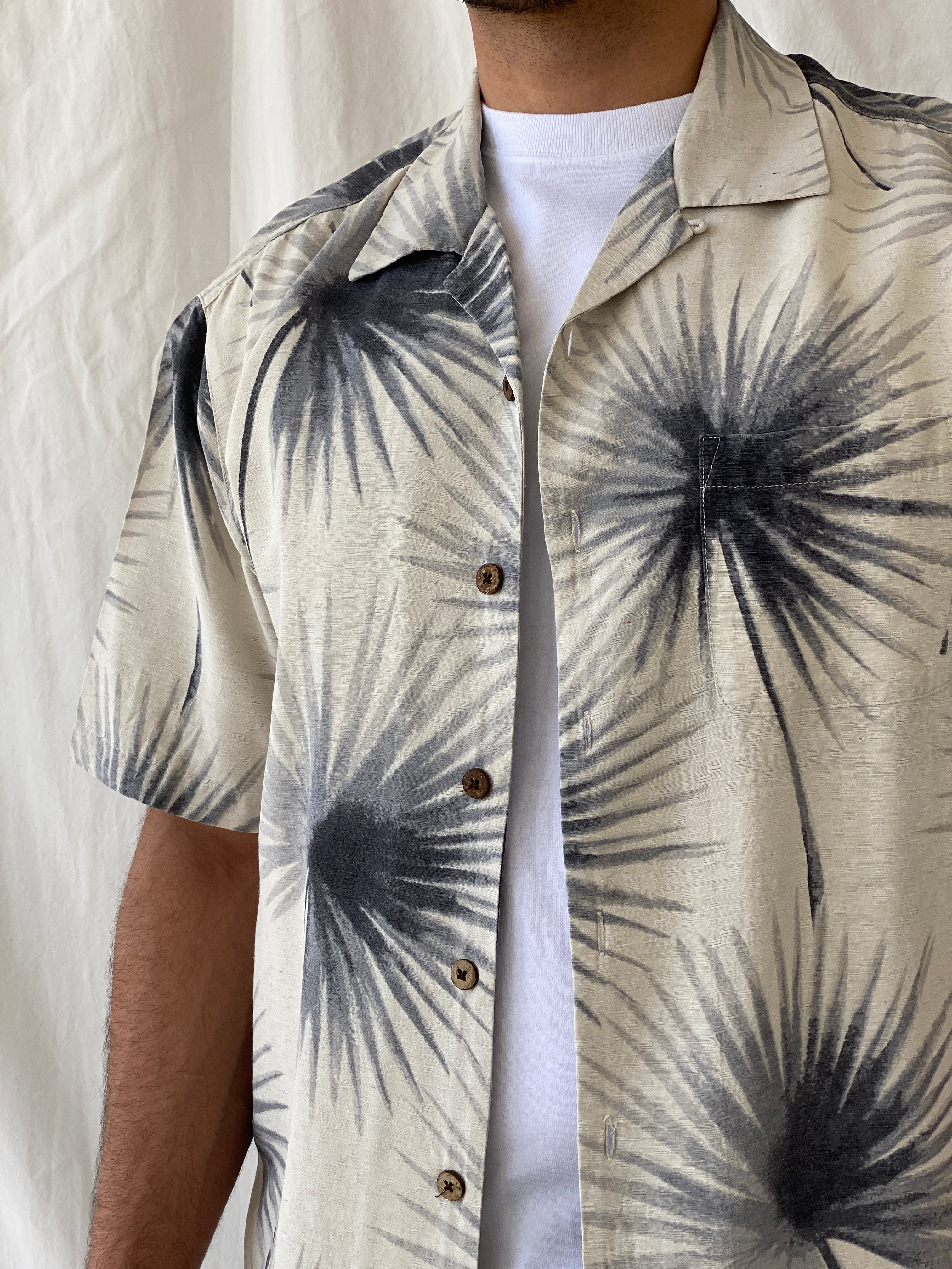 Vintage Caribbean Hawaiian Short Sleeve Button Up Men’s Silk Shirt - XL - Balagan Vintage Half Sleeve Shirt 90s, half sleeve shirt, Hawaiian shirt, mens shirt, printed shirt, Ramez, silk, silk shirt