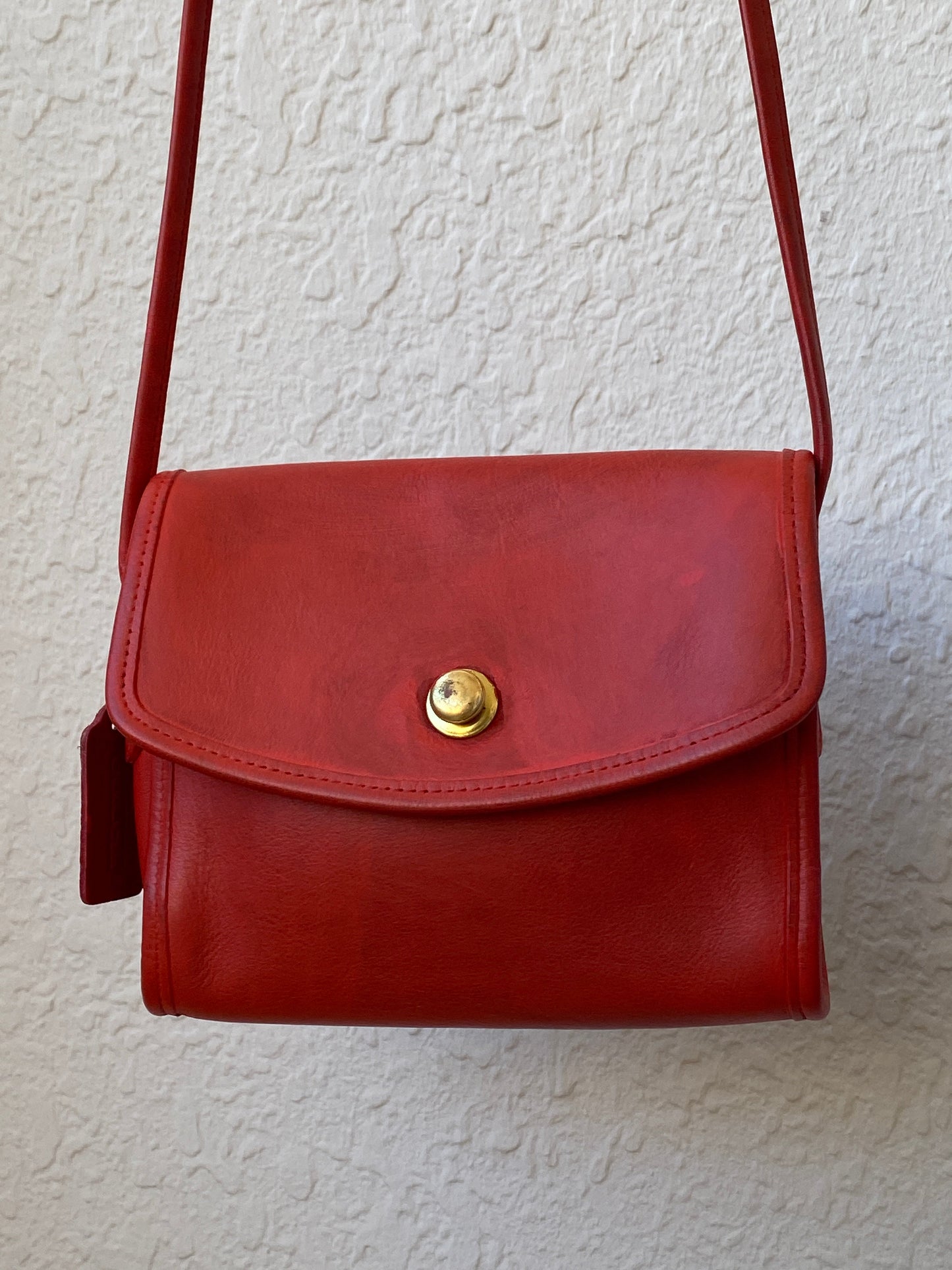 Vintage Classic Coach Chrystie Flap Red Leather Cross Body Bag - Balagan Vintage Cross Body Bag 00s, 90s, bag, consignment, NEW IN, Rand, shoulder bag, summer, Y2K