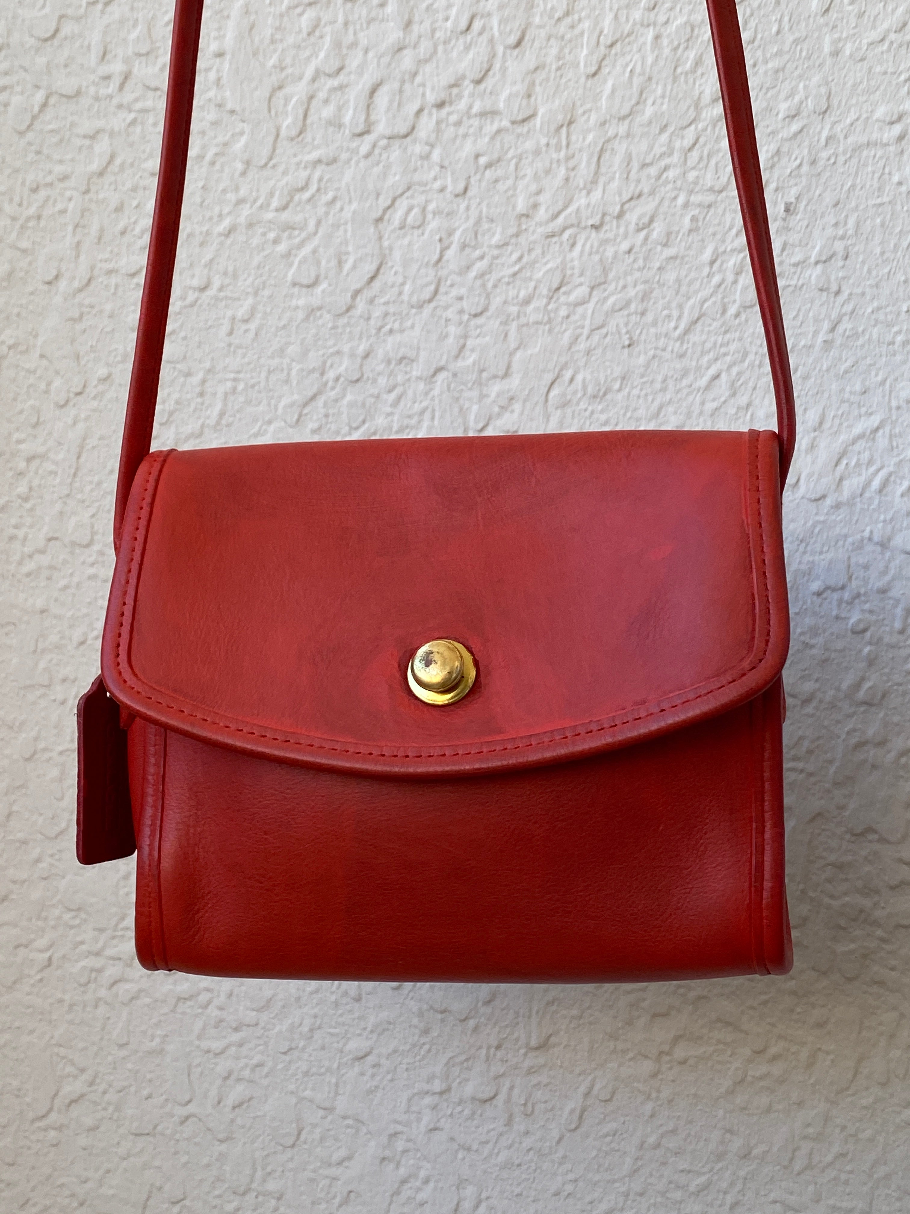 Vintage Classic Coach Chrystie Flap Red Leather Cross Body Bag - Balagan Vintage Cross Body Bag 00s, 90s, bag, consignment, NEW IN, Rand, shoulder bag, summer, Y2K