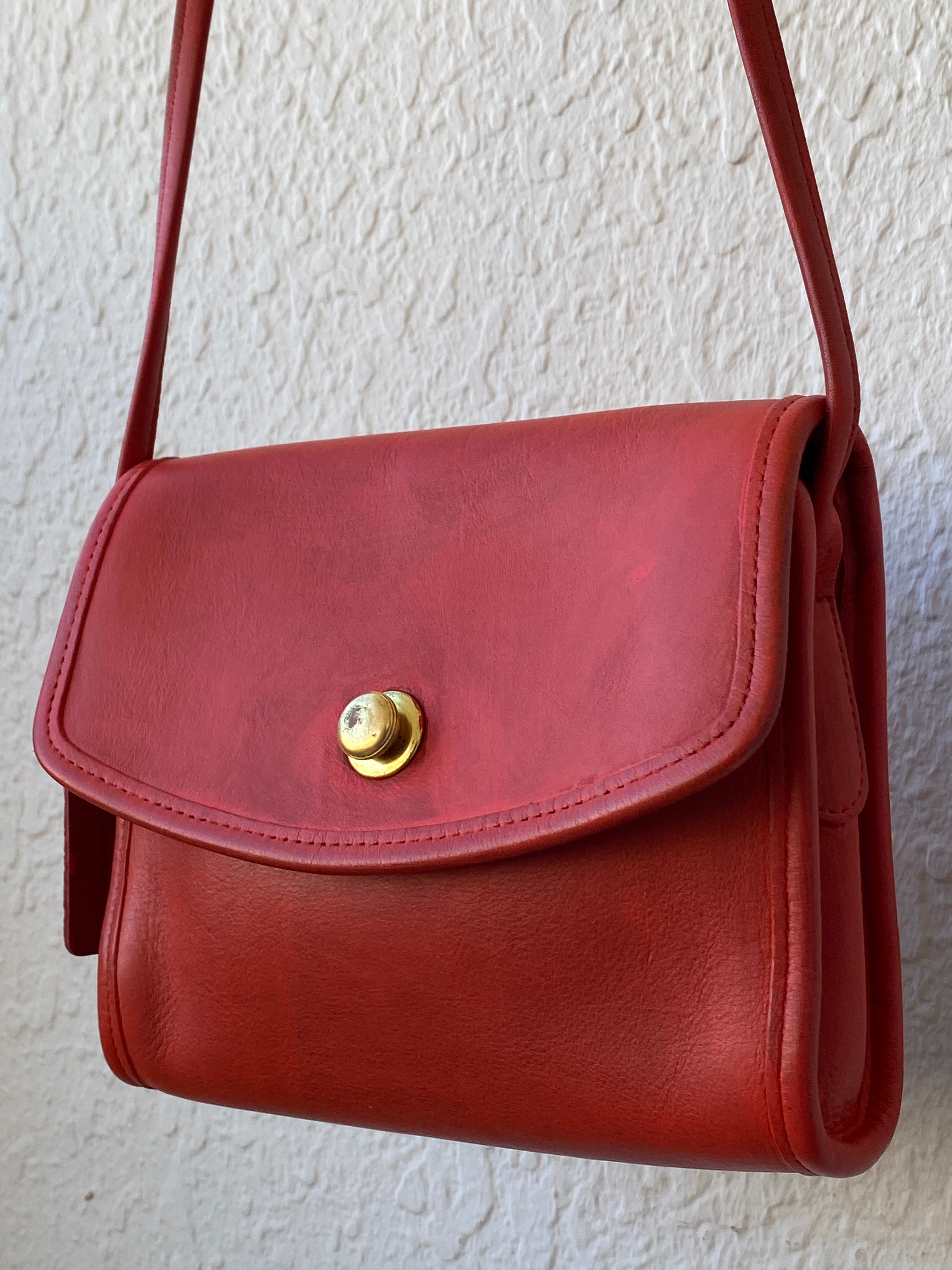Vintage Classic Coach Chrystie Flap Red Leather Cross Body Bag - Balagan Vintage Cross Body Bag 00s, 90s, bag, consignment, NEW IN, Rand, shoulder bag, summer, Y2K