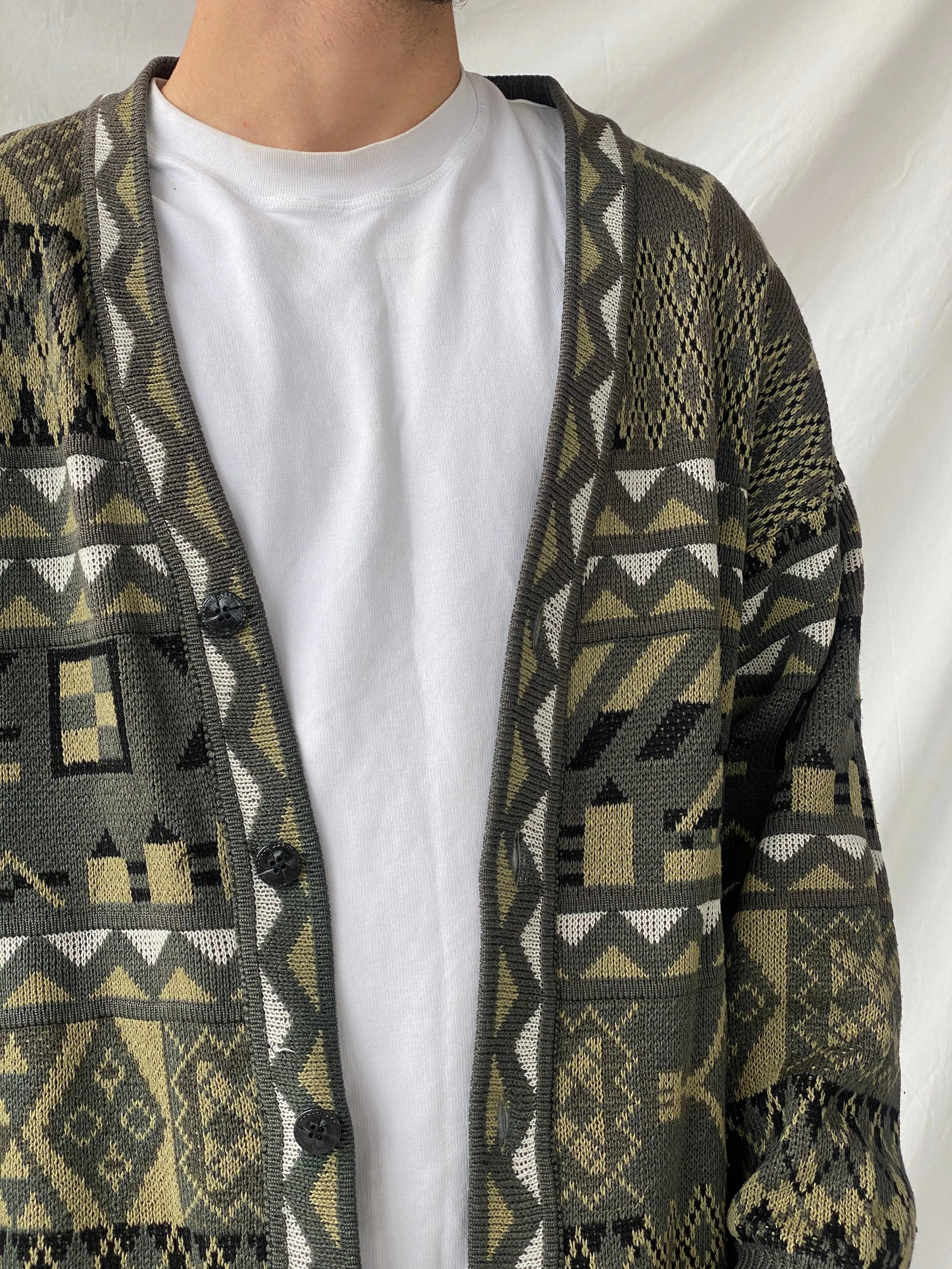 Vintage Geometric Print Men’s Cardigan Sweater - L - Balagan Vintage Sweater 90s, Hamza, knit, knitted cardigan, knitted sweater, men, streetwear, vintage, vintage sweater, winter