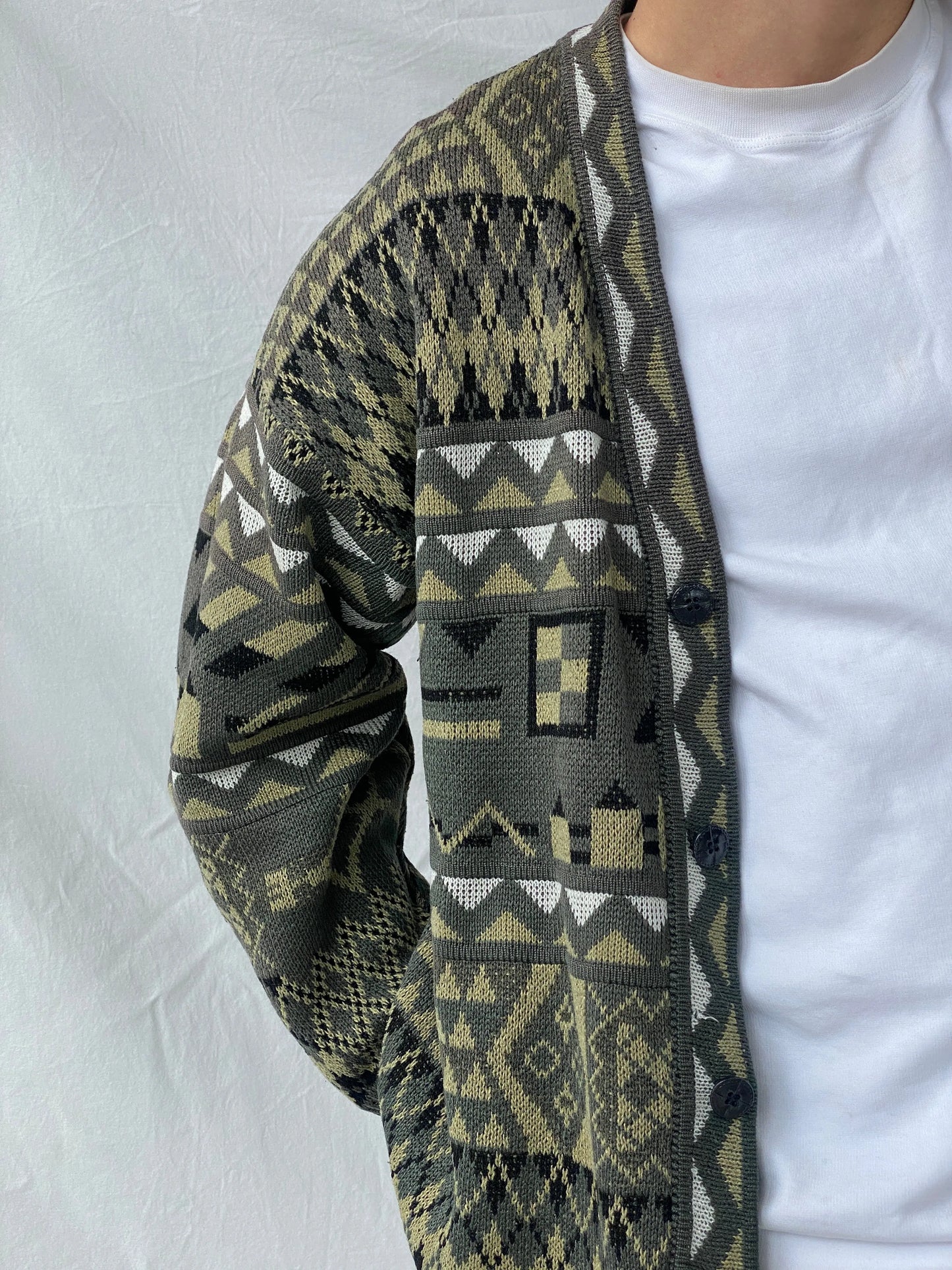 Vintage Geometric Print Men’s Cardigan Sweater - L - Balagan Vintage Sweater 90s, Hamza, knit, knitted cardigan, knitted sweater, men, streetwear, vintage, vintage sweater, winter