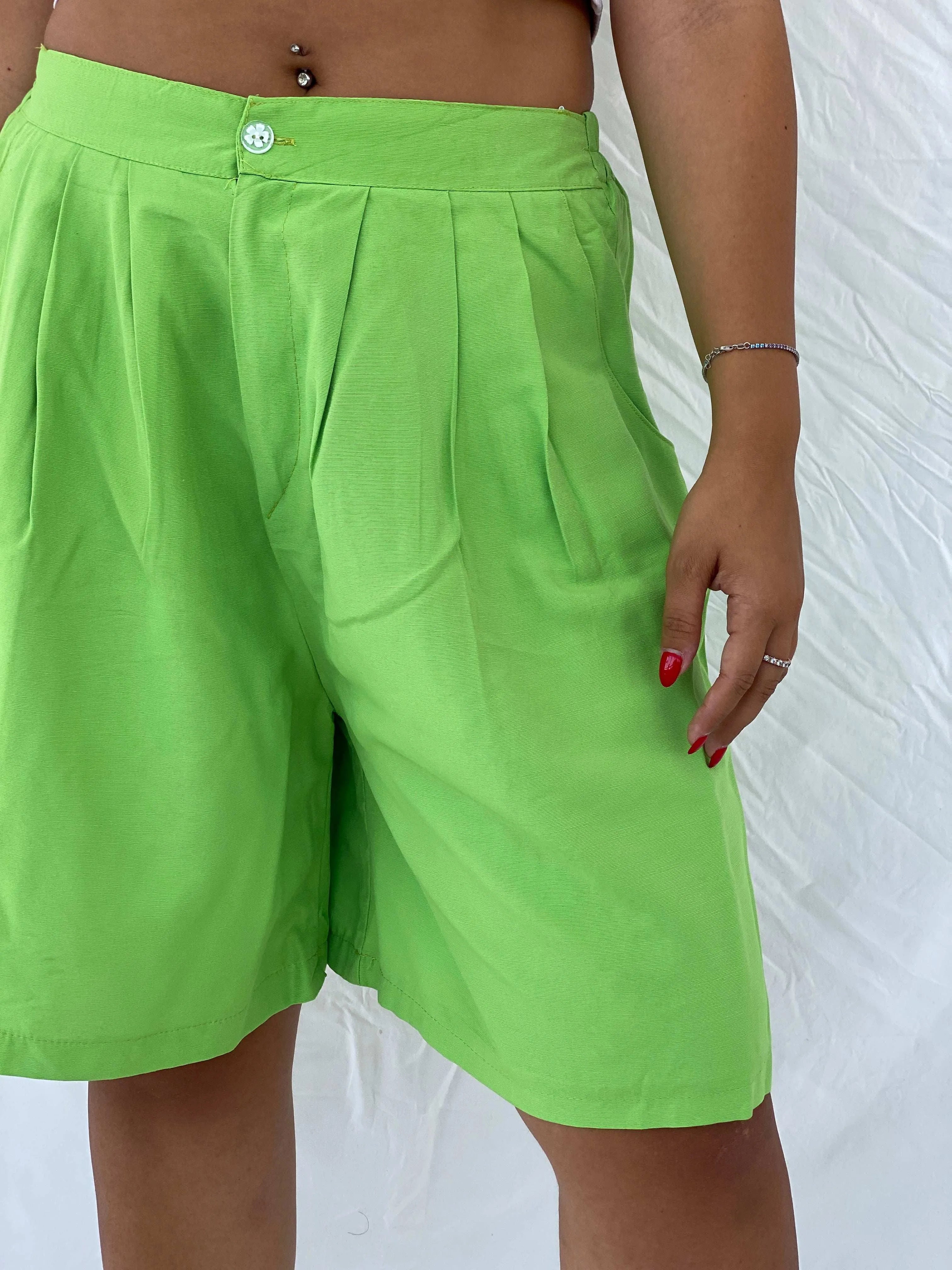 Vintage Gorgeous Summery Green Shorts - Size M/L - Balagan Vintage Shorts 00s, 90s, Bermuda Shorts, Dina, shorts