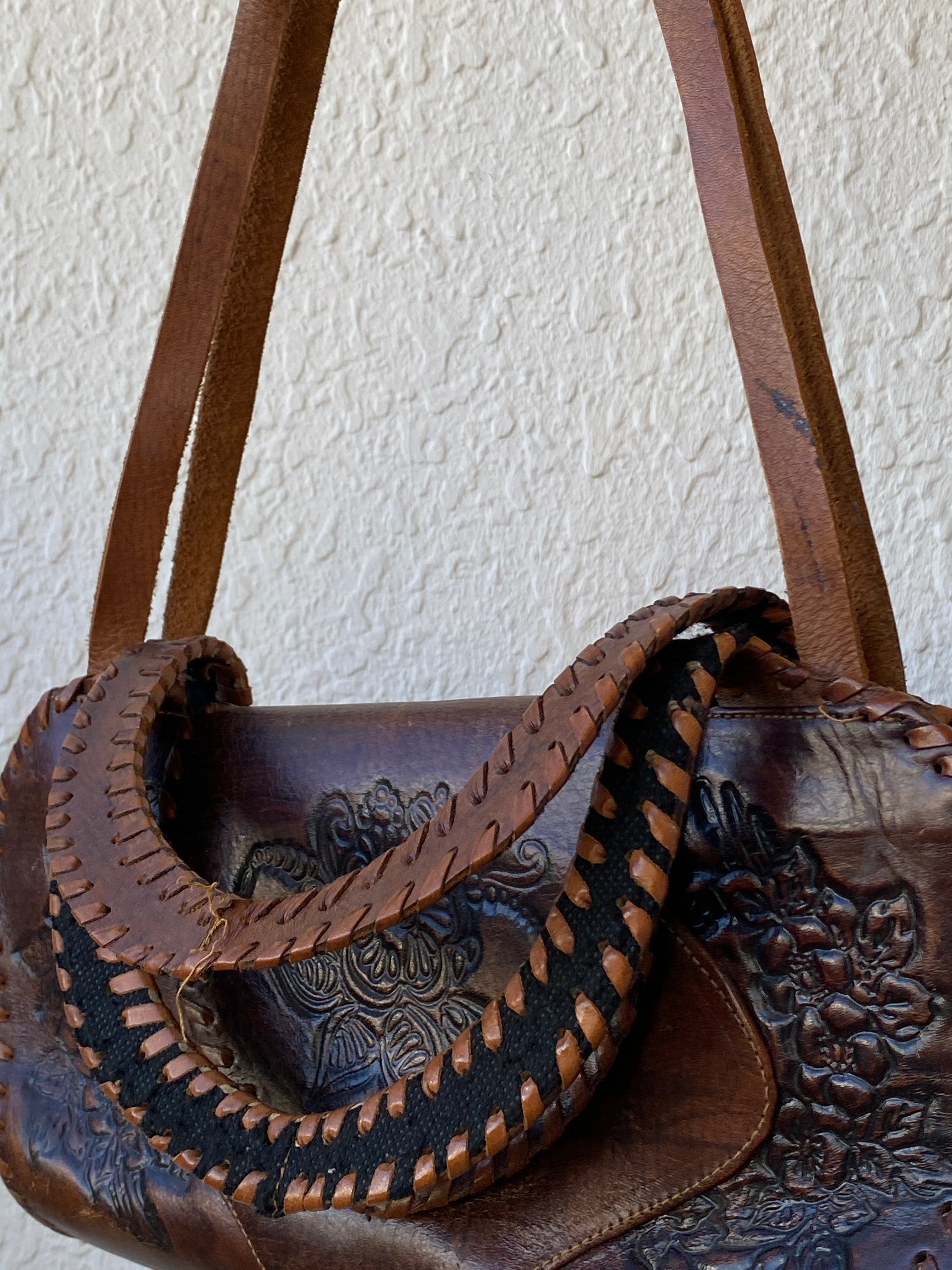 Vintage Handmade African Leather Purse Brown Floral Embossed Shoulder Bag - Balagan Vintage Shoulder Bag 00s, 90s, bag, consignment, genuine leather, shoulder bag, summer, Tojan, Y2K