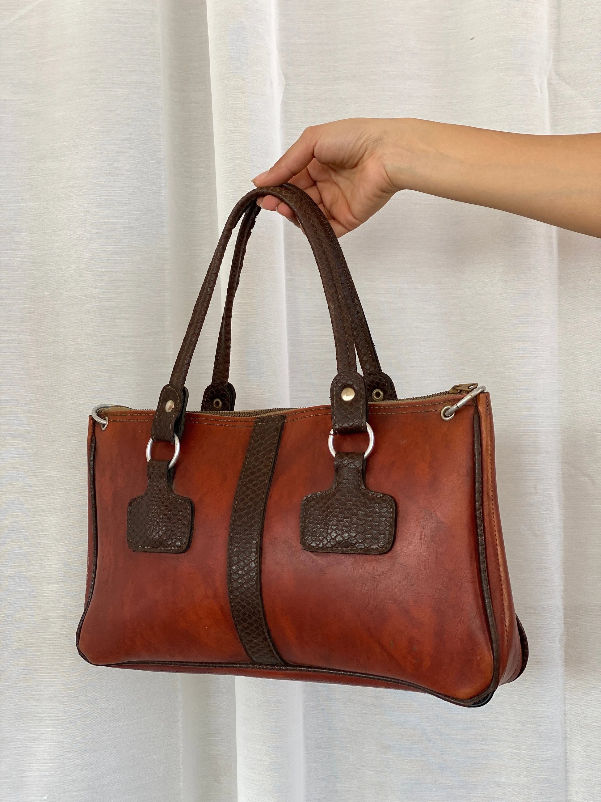 Vintage Ladies Brown Leather Shoulder Handbag - Balagan Vintage Handbags 90s, bag, brown leather, genuine leather, shoulder bag