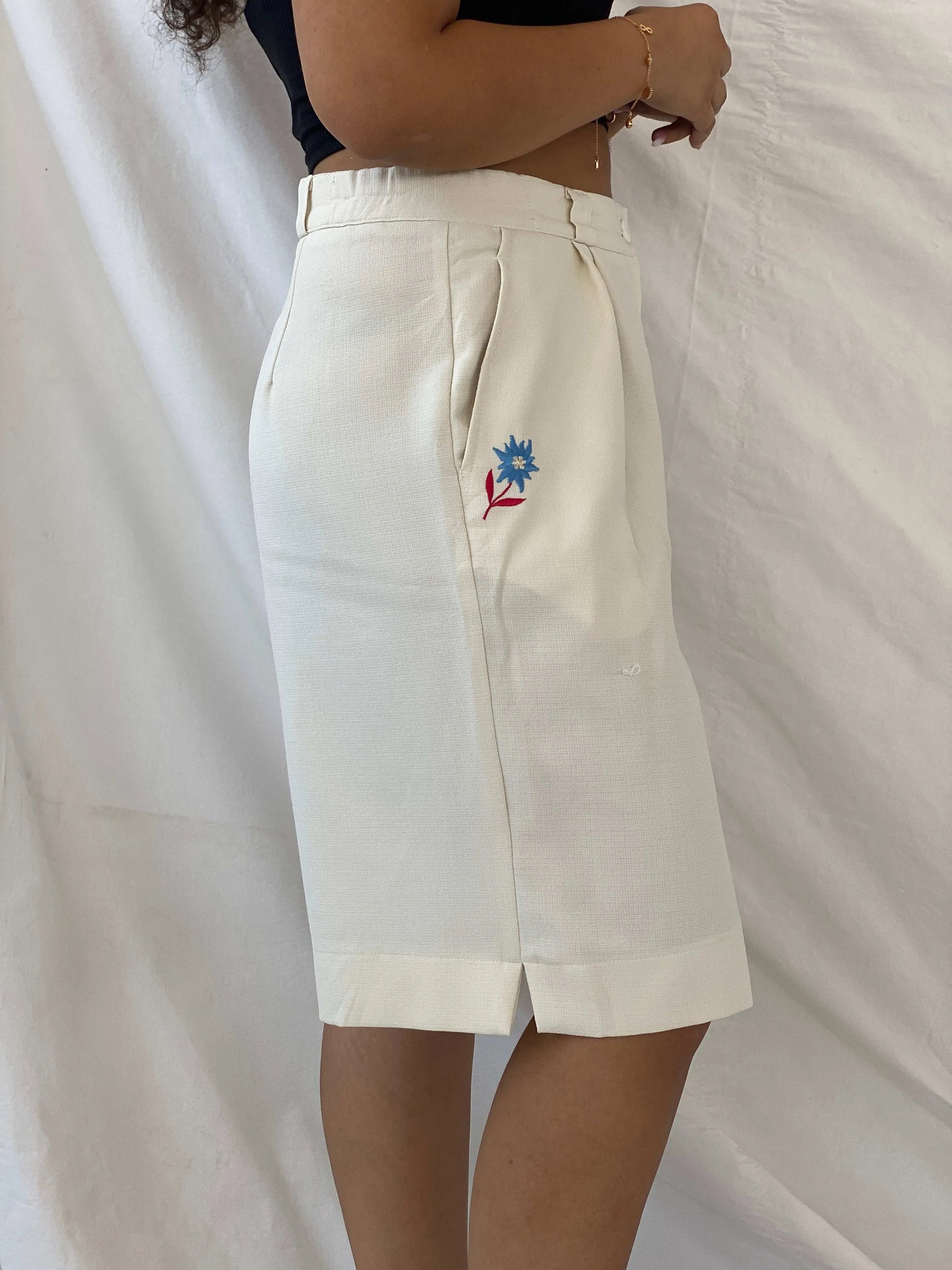 Vintage Lady Anne Loose Fit Walking Off-White Shorts - L - Balagan Vintage Shorts 00s, 90s, Dina, shorts