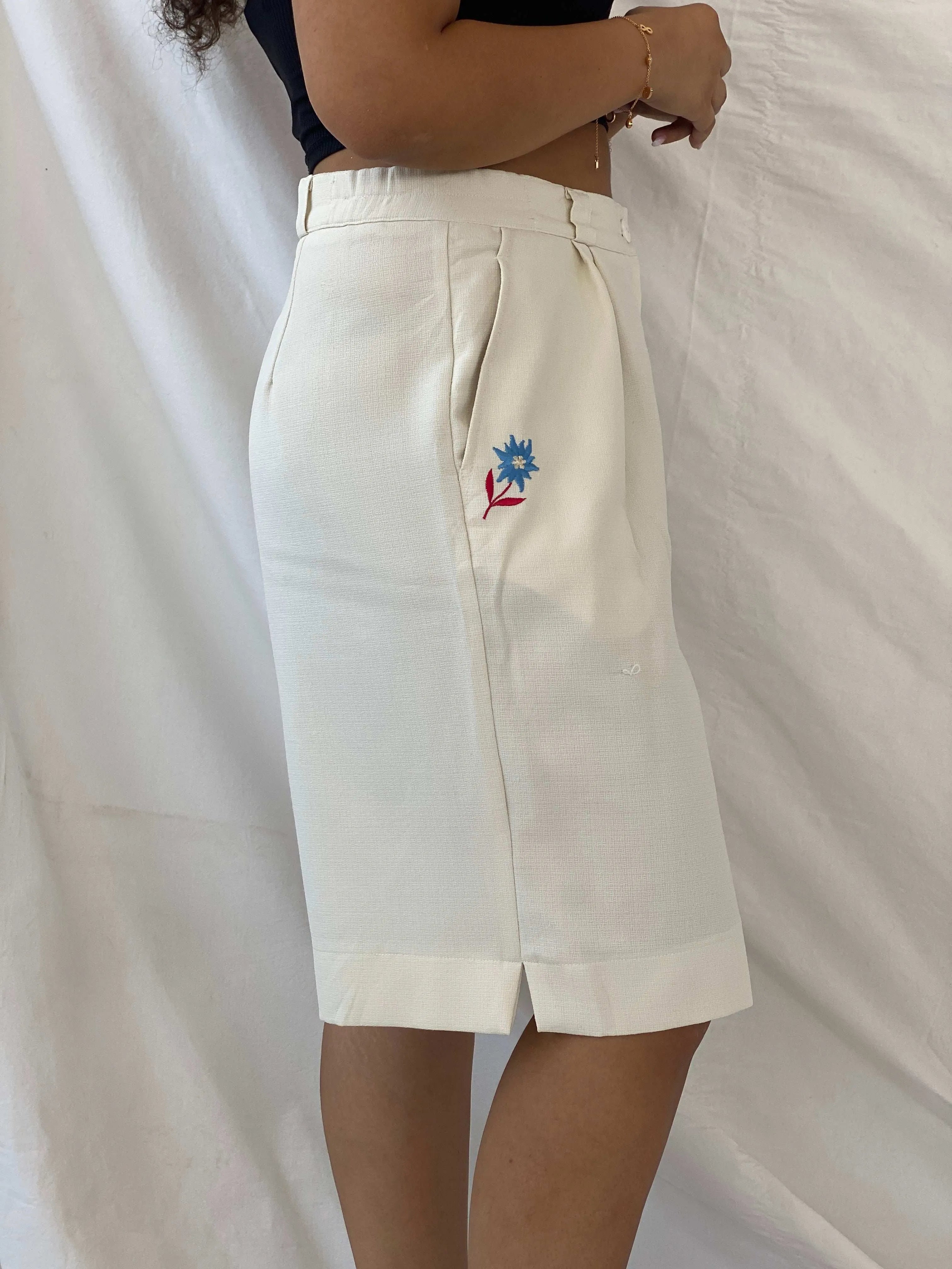 Vintage Lady Anne Loose Fit Walking Off-White Shorts - L - Balagan Vintage Shorts 00s, 90s, Dina, shorts