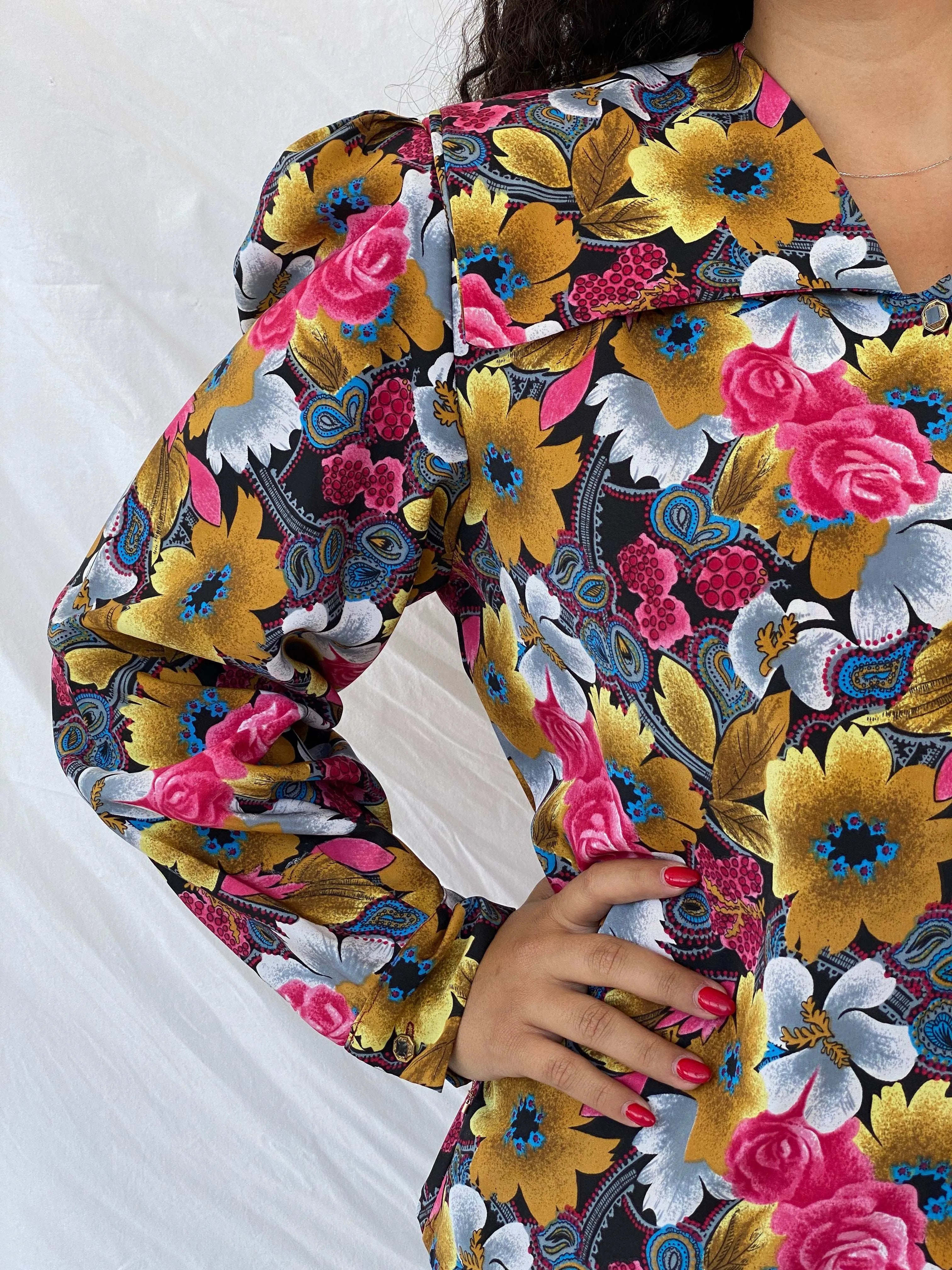 Vintage Lady M’adlen Confecciones Floral Puff-Sleeve Shirt - XL - Balagan Vintage Full Sleeve Shirt 00s, 90s, Cropped shirt, Dina, floral, floral shirt, shorts