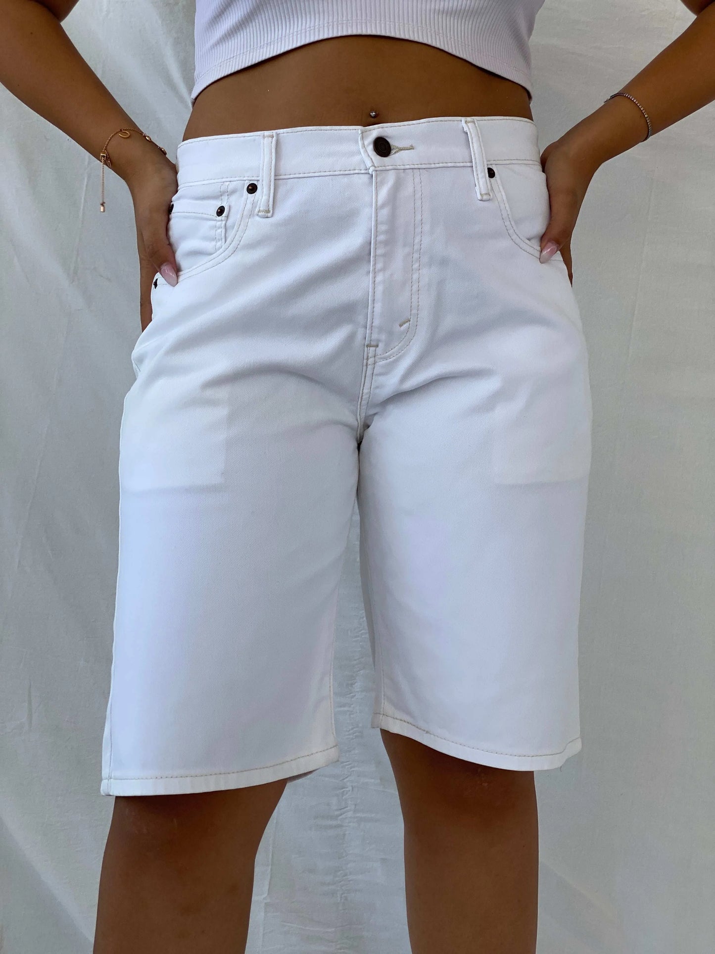 Vintage Levi’s 569 White Bermuda Jorts - W30 - Balagan Vintage Shorts 00s, 90s, denim, Dina, levis, levis jeans, shorts