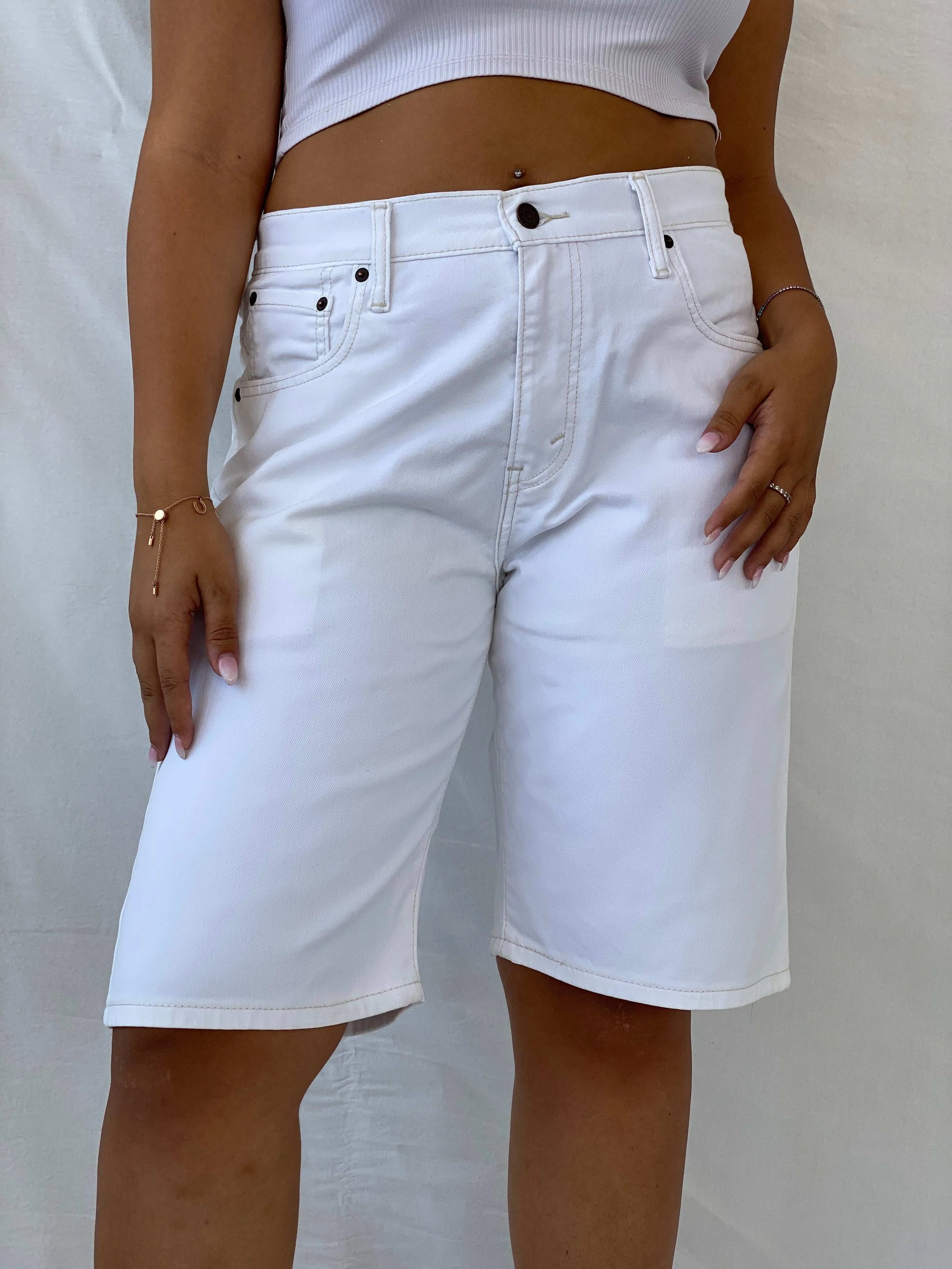 Vintage Levi’s 569 White Bermuda Jorts - W30 - Balagan Vintage Shorts 00s, 90s, denim, Dina, levis, levis jeans, shorts