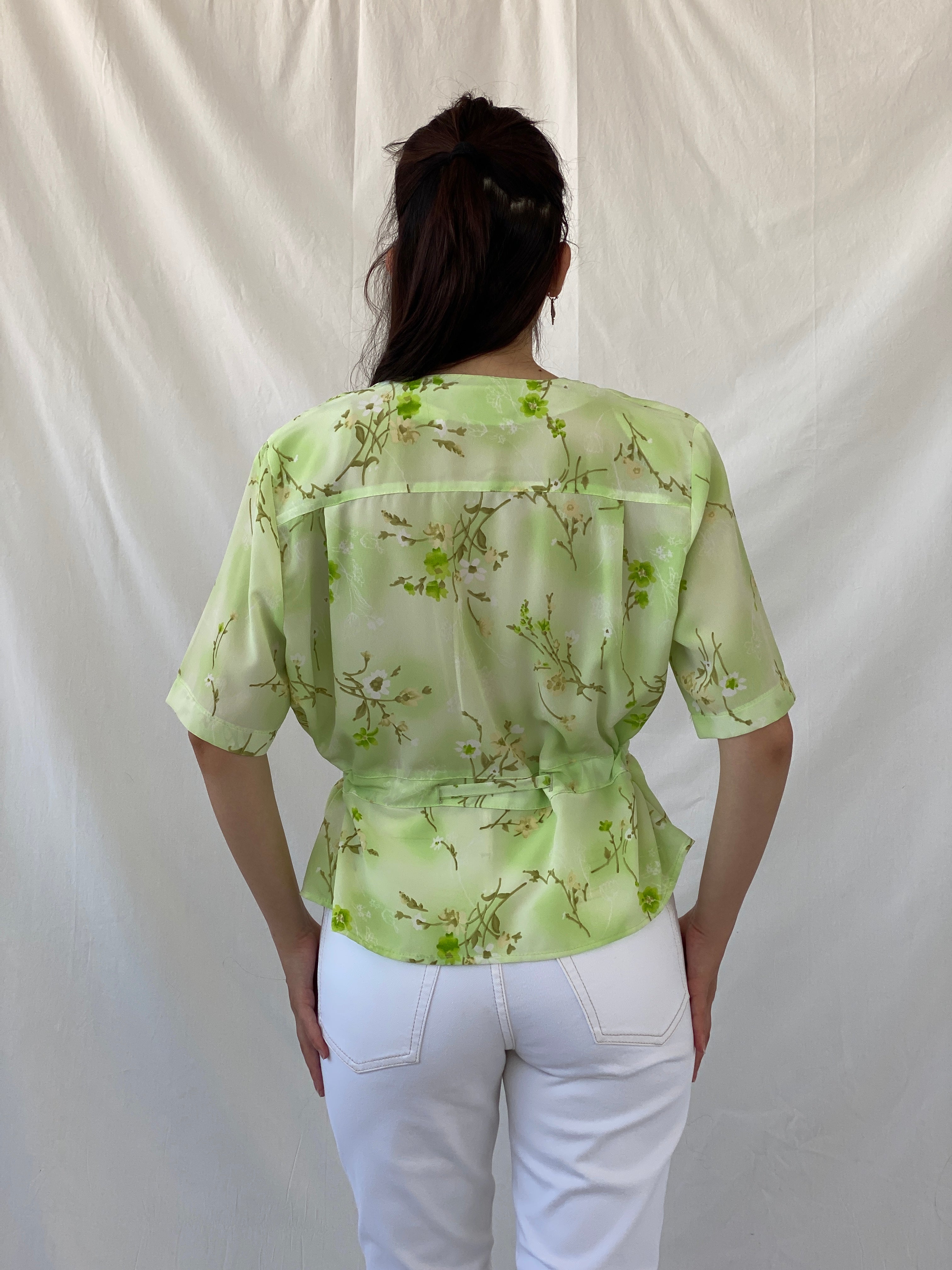 Vintage Lime Green Floral Waist Tie Button Up Short Sleeve Shirt - L - Balagan Vintage Half Sleeve Shirt 00s, Ayah, Coquette, Cottage core, floral, floral shirt, half sleeve shirt, NEW IN, shirt, women shirt
