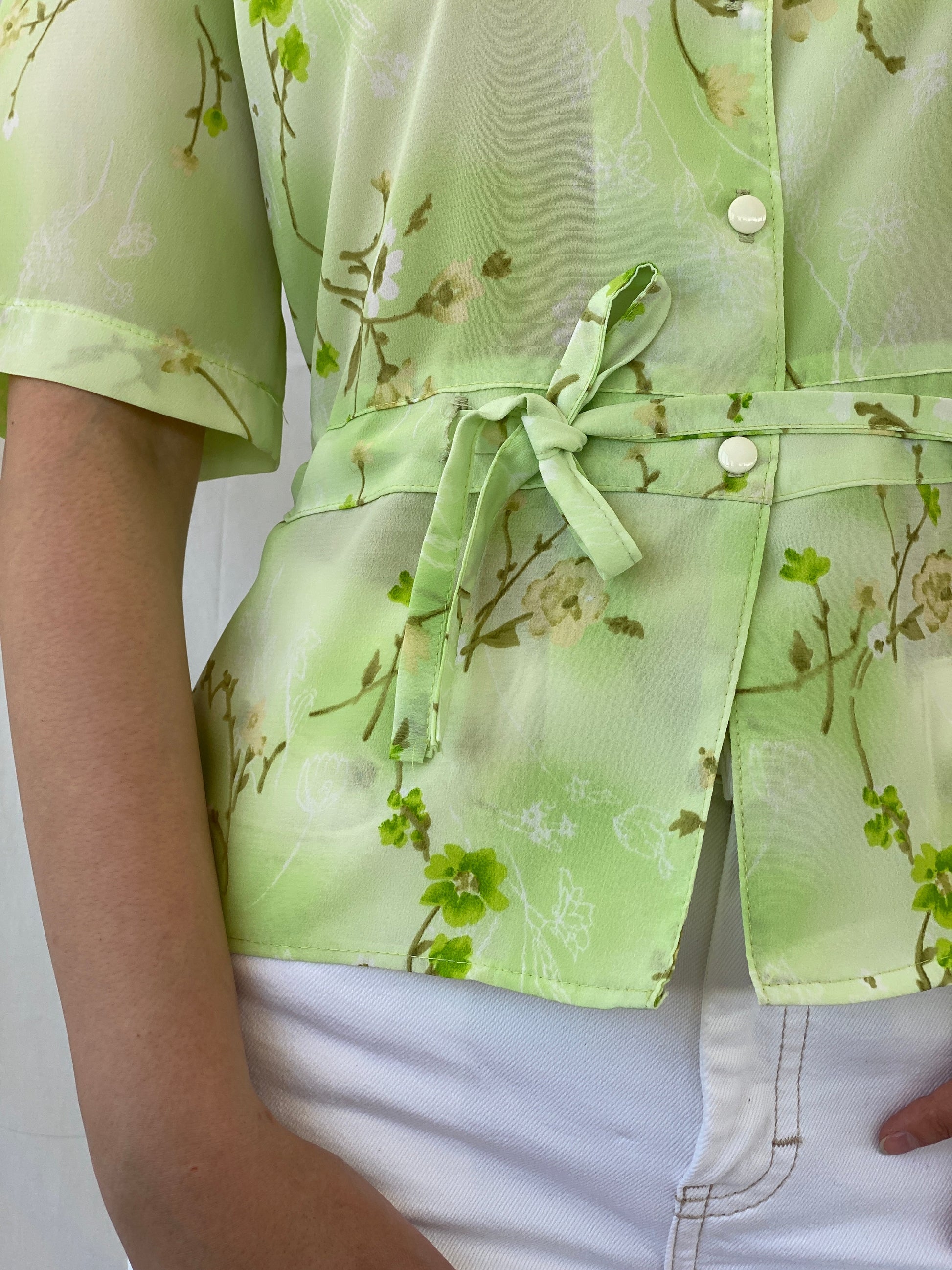 Vintage Lime Green Floral Waist Tie Button Up Short Sleeve Shirt - L - Balagan Vintage Half Sleeve Shirt 00s, Ayah, Coquette, Cottage core, floral, floral shirt, half sleeve shirt, NEW IN, shirt, women shirt