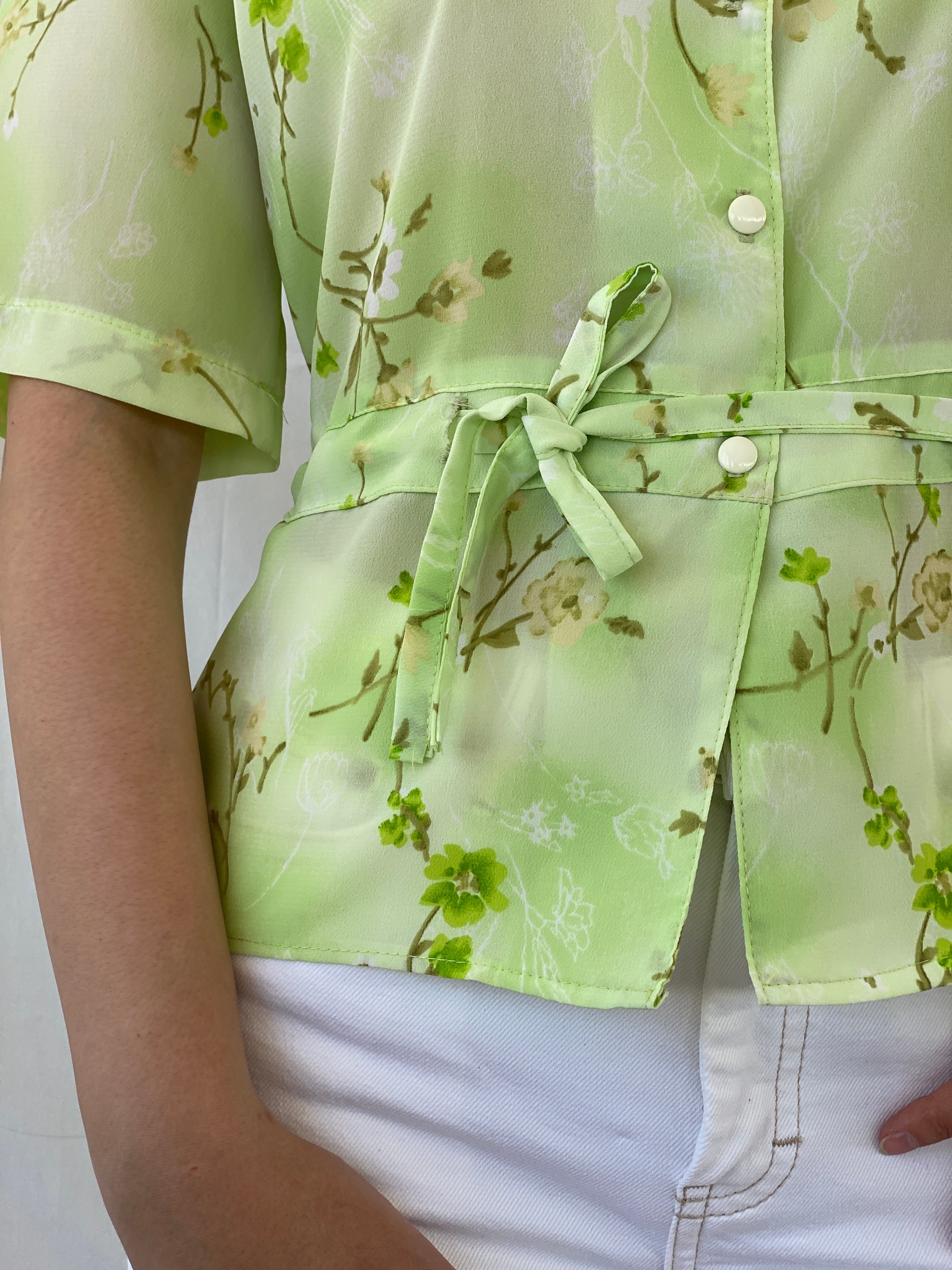 Vintage Lime Green Floral Waist Tie Button Up Short Sleeve Shirt - L - Balagan Vintage Half Sleeve Shirt 00s, Ayah, Coquette, Cottage core, floral, floral shirt, half sleeve shirt, NEW IN, shirt, women shirt