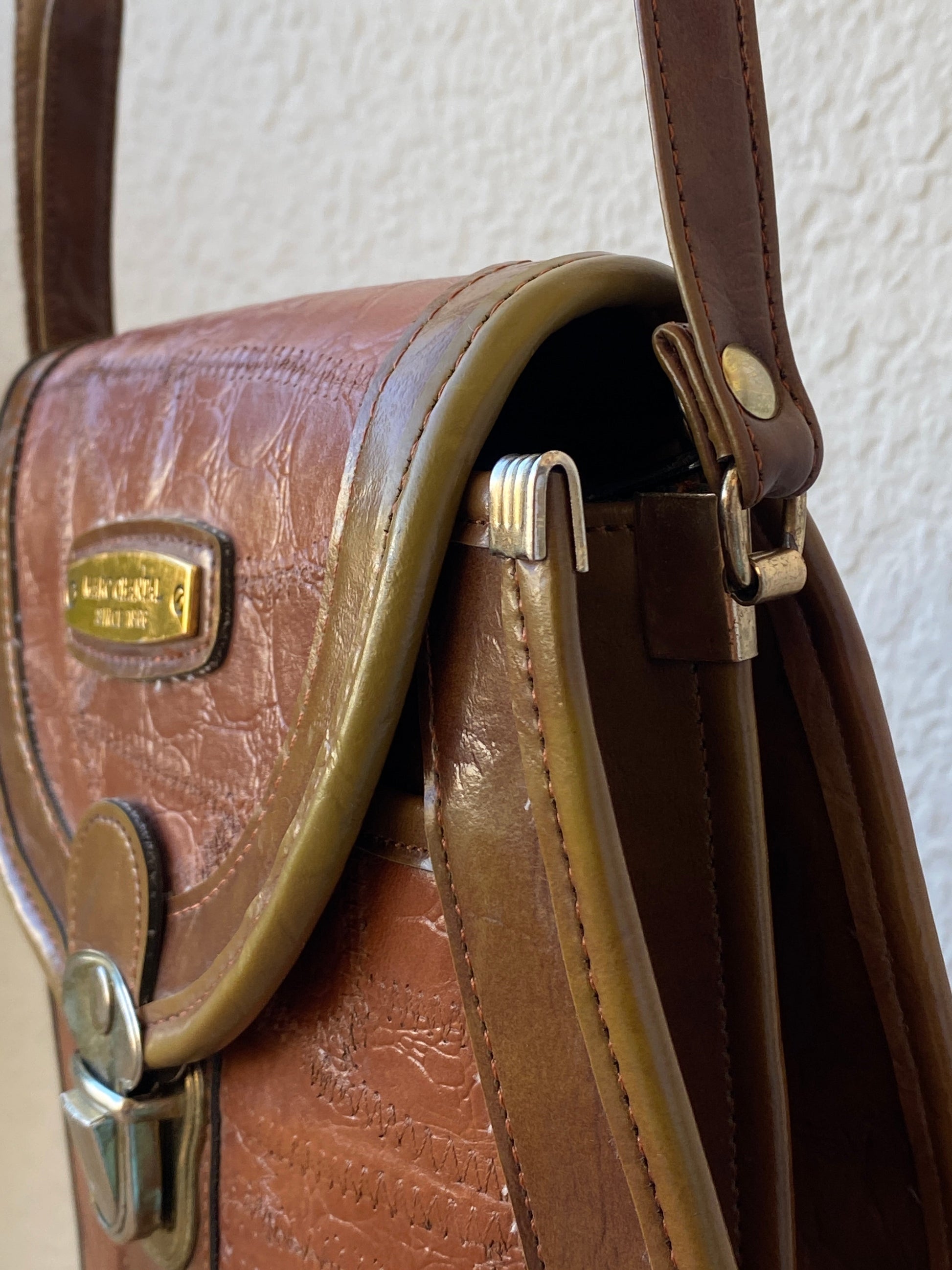 Vintage Marc Chantal Brown Leather Cross Body Bag - Balagan Vintage Cross Body Bag 00s, 90s, bag, brown leather, NEW IN, shoulder bag, summer, Y2K